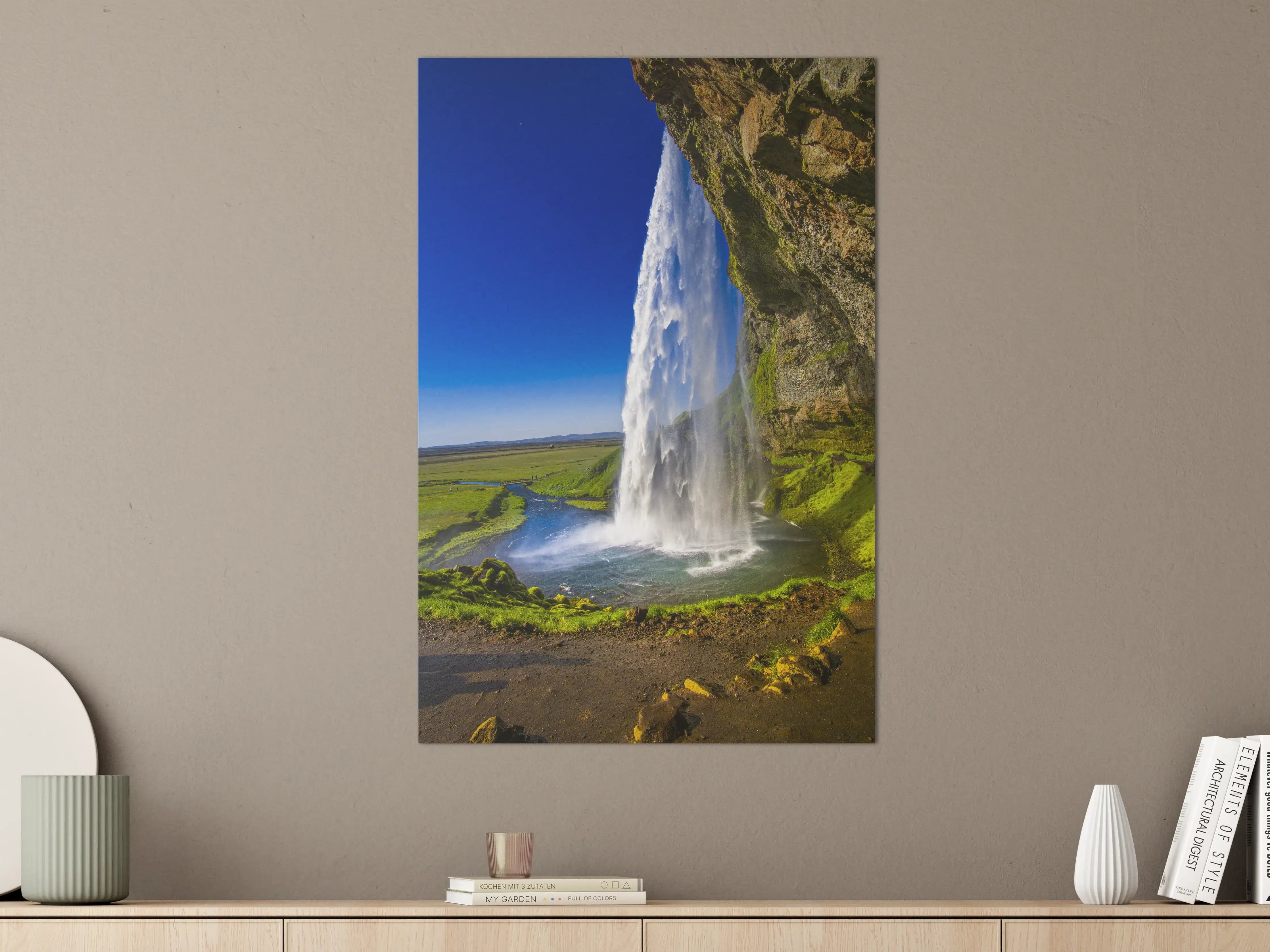 Große Wandbilder - Majestatischer Wasserfall vor grüner Landschaft