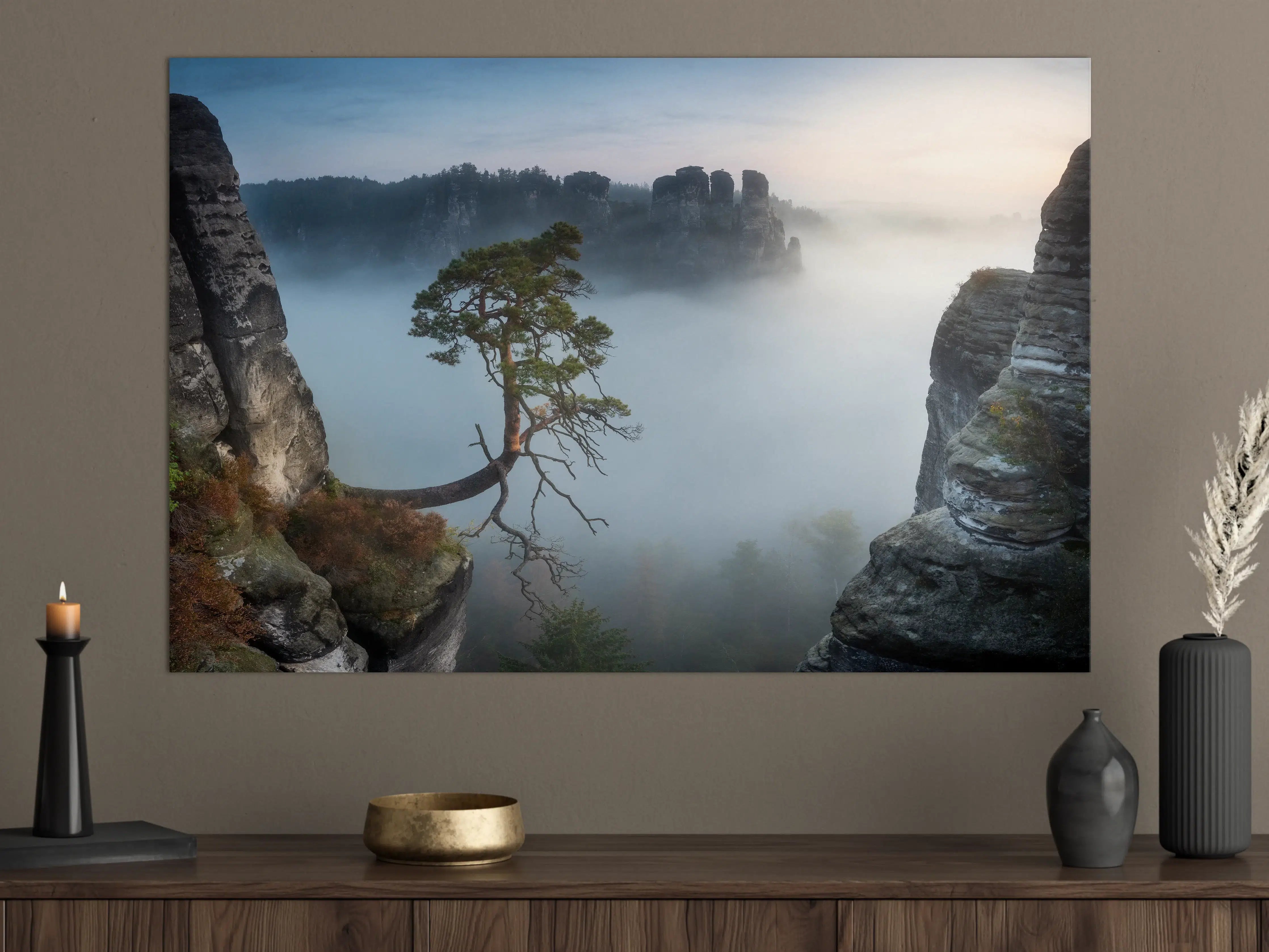 Große Wandbilder - Mystische Bergwelt mit Nebel und Felsen