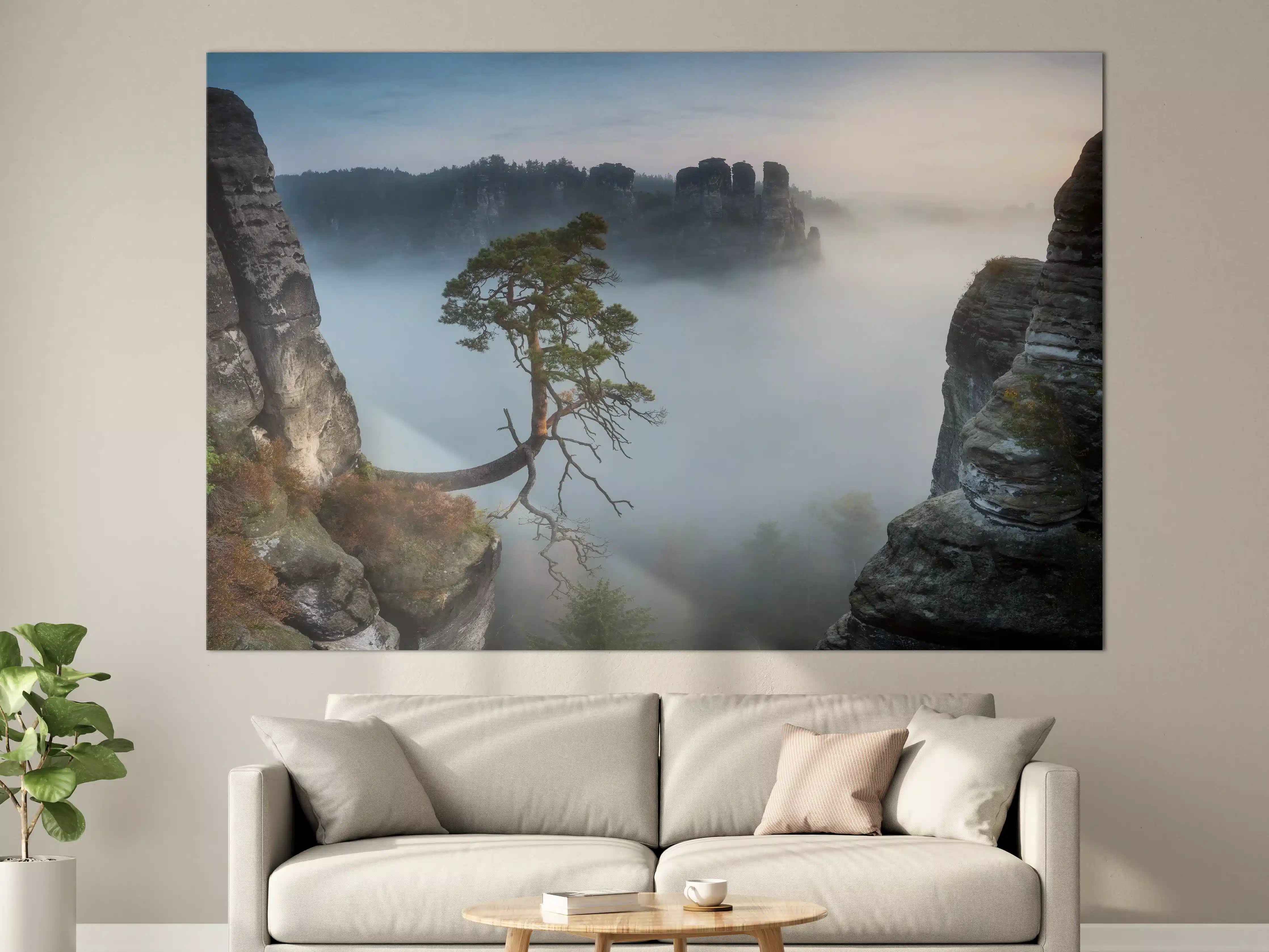 Große Wandbilder - Mystische Bergwelt mit Nebel und Felsen