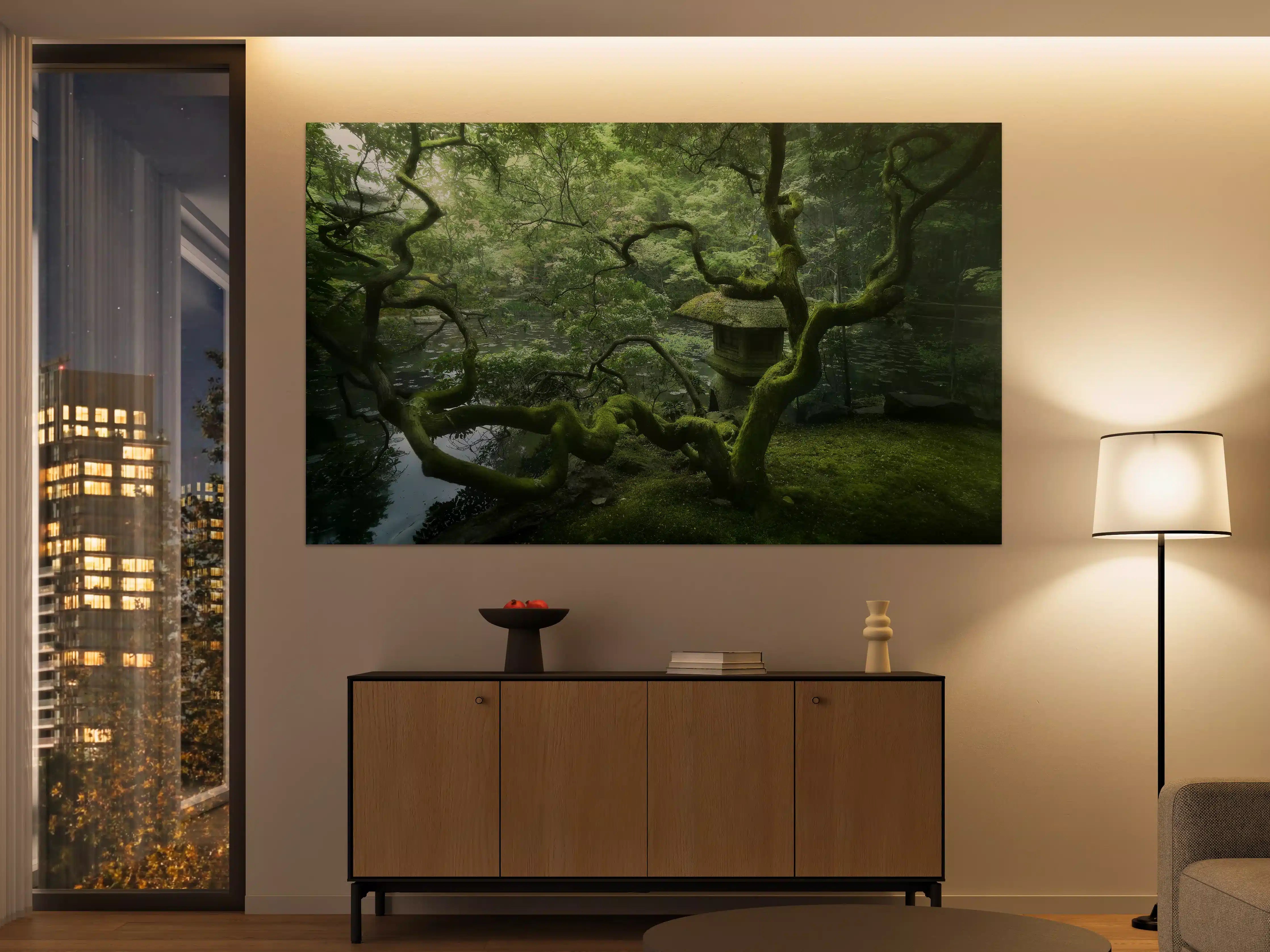 Große Wandbilder - Mystischer grün bewachsener Baum im Zen-Garten
