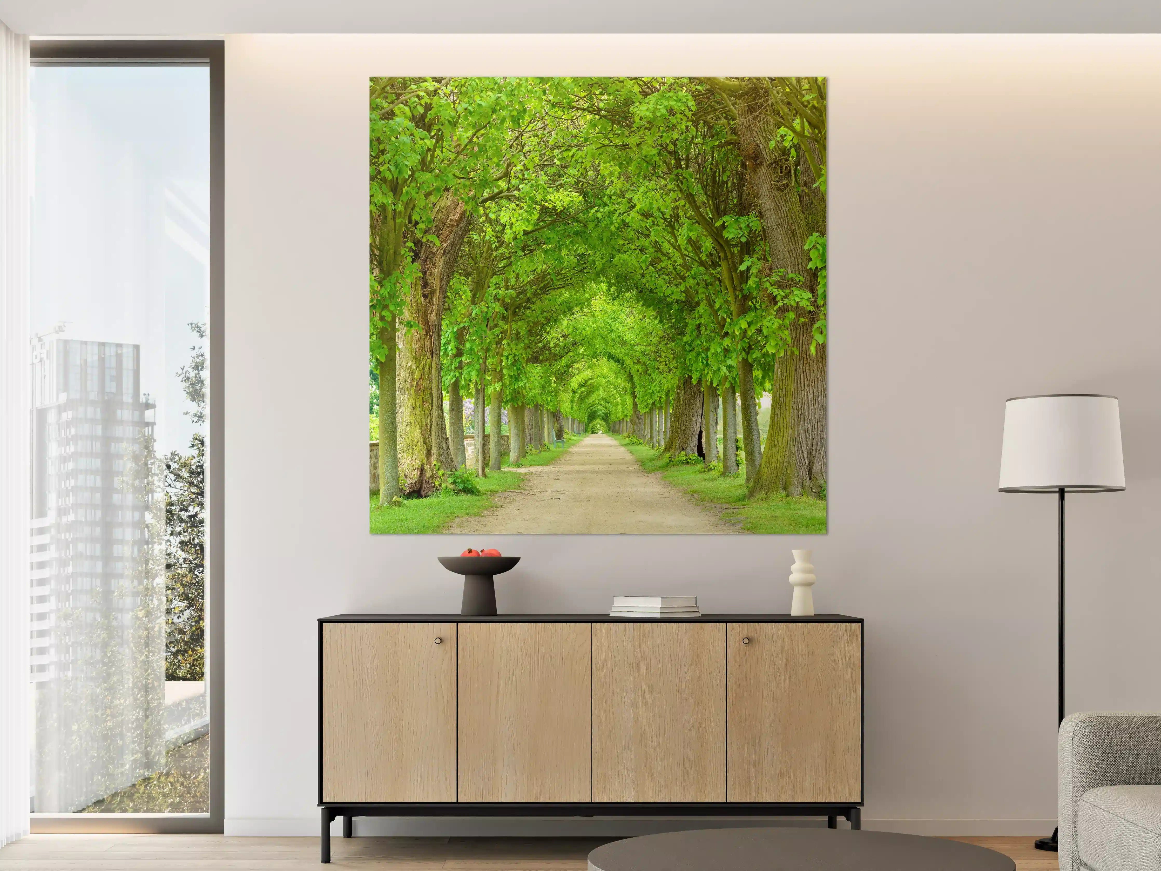 Große Wandbilder - Park mit tunnelartiger Lindenallee im Frühling