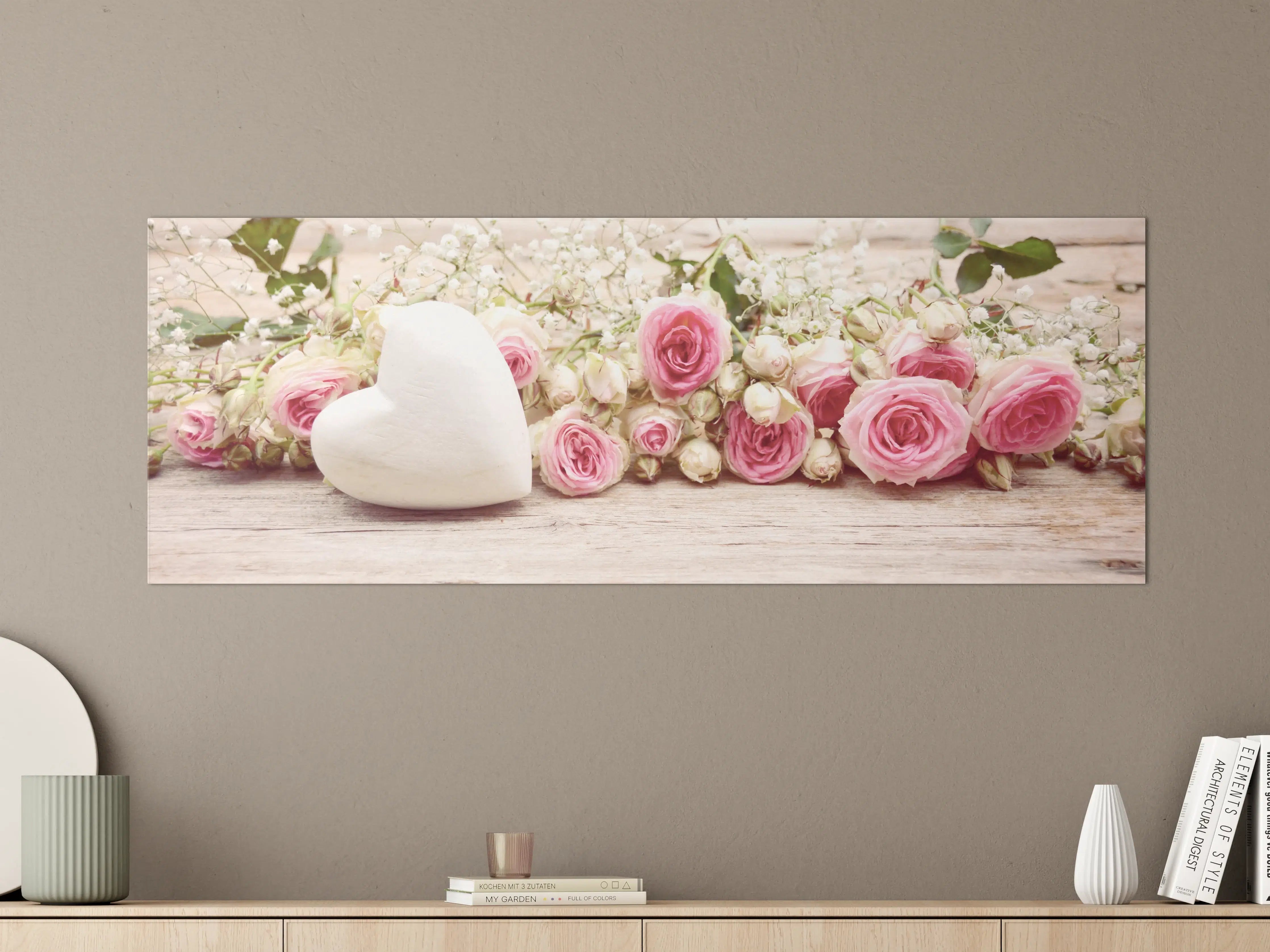 Große Wandbilder - Romantische Rosenzwiebel mit Herzdeko