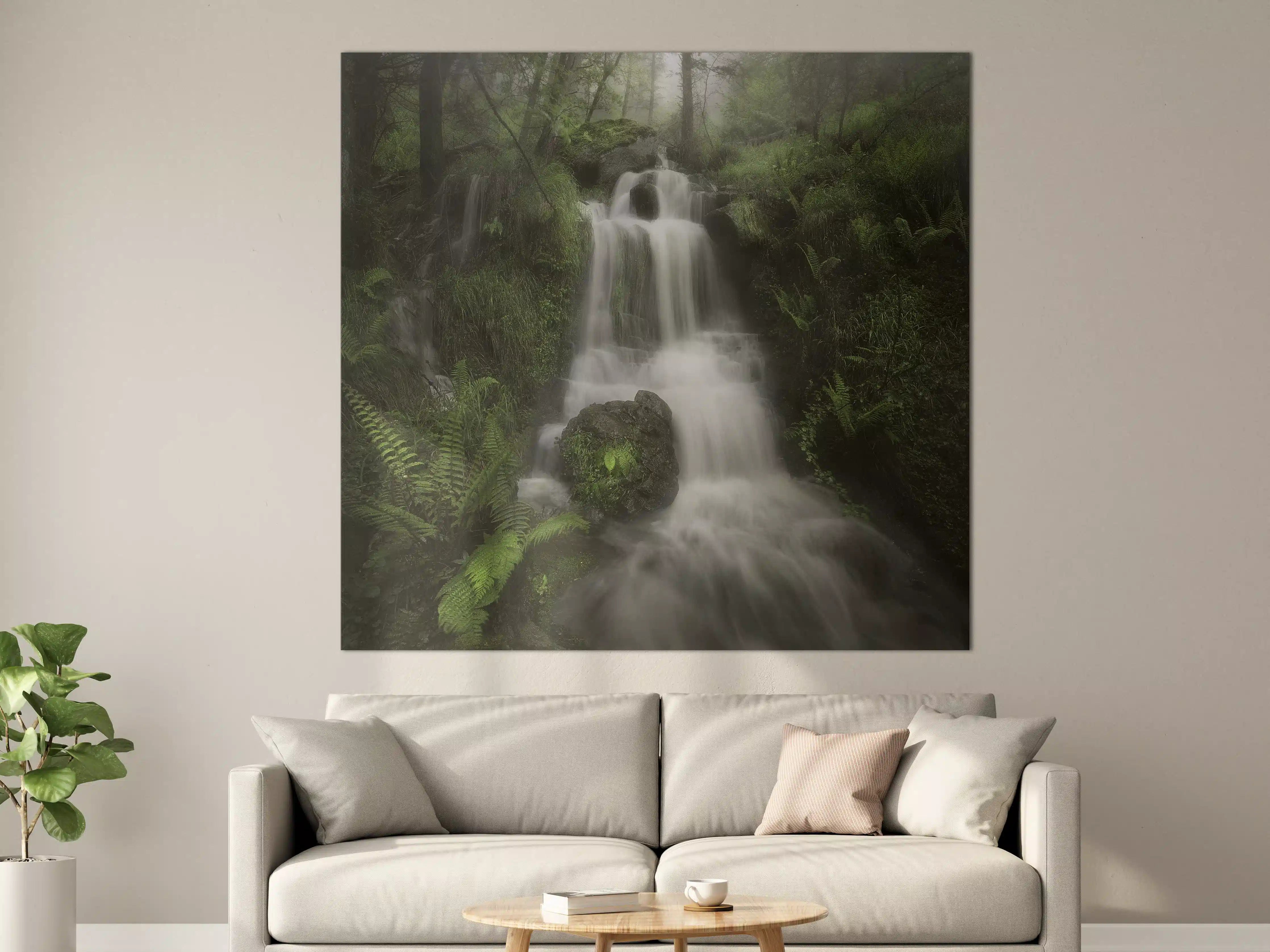 Große Wandbilder - Sanftes Wasserfall in mystischem Wald