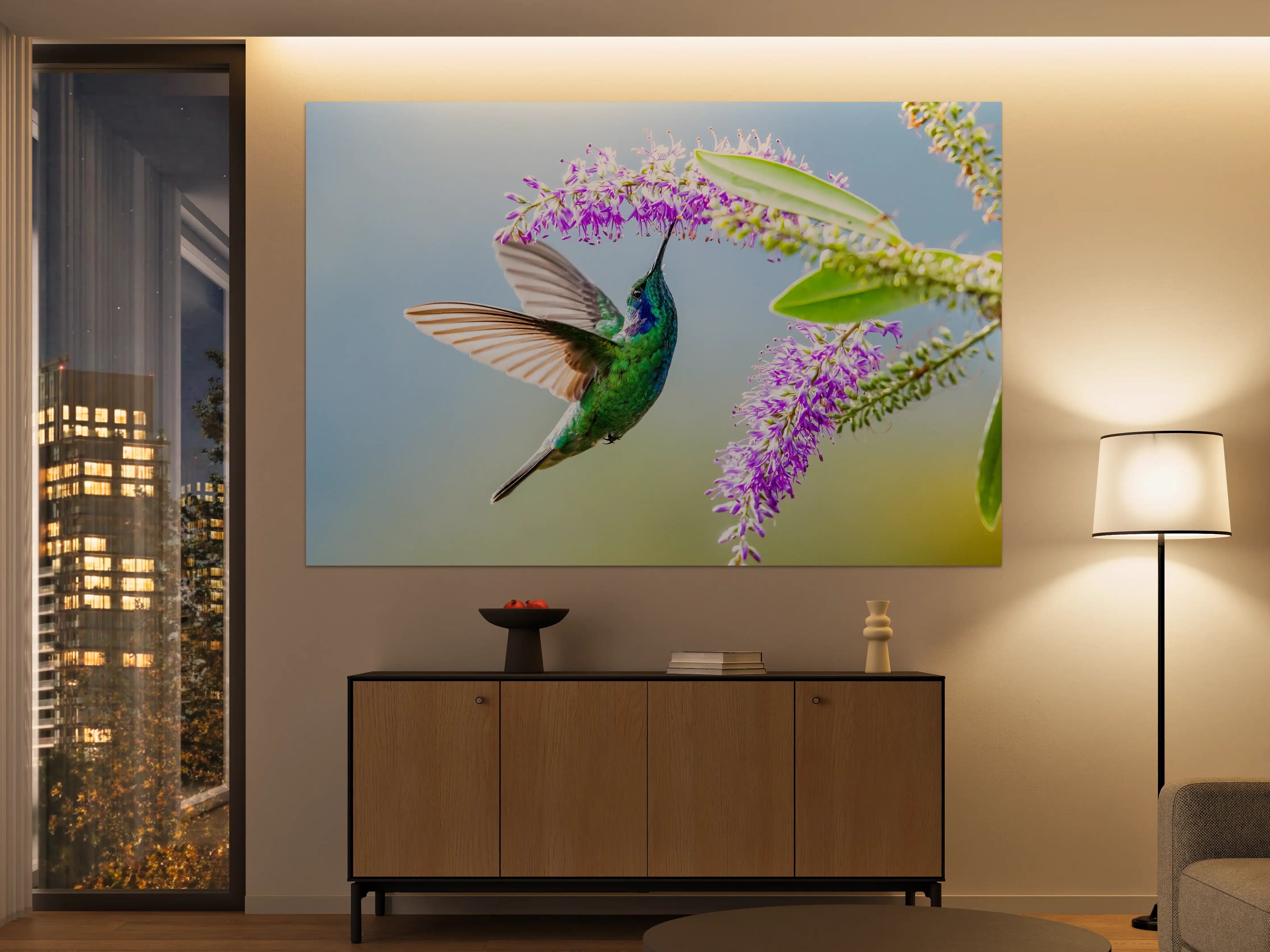 Große Wandbilder - Schimmernder Kolibri mit Lavendelblüten