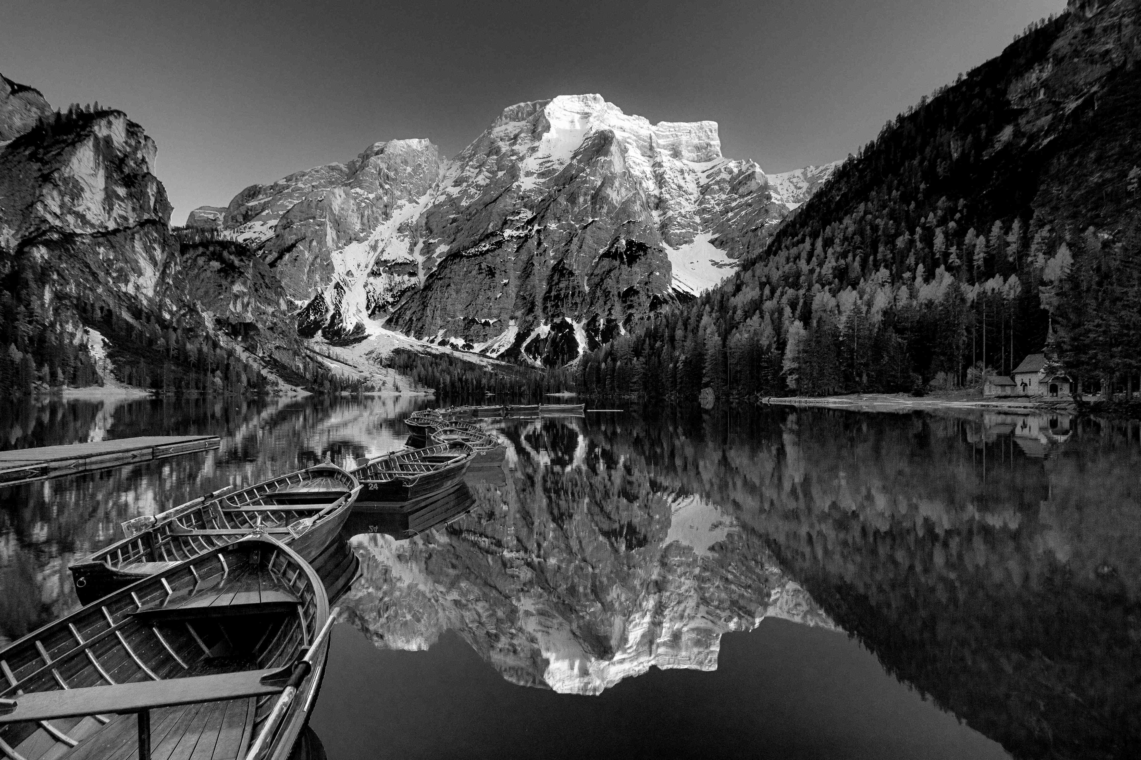 Große Wandbilder-Schwarz-Weiß Bergsee Idylle