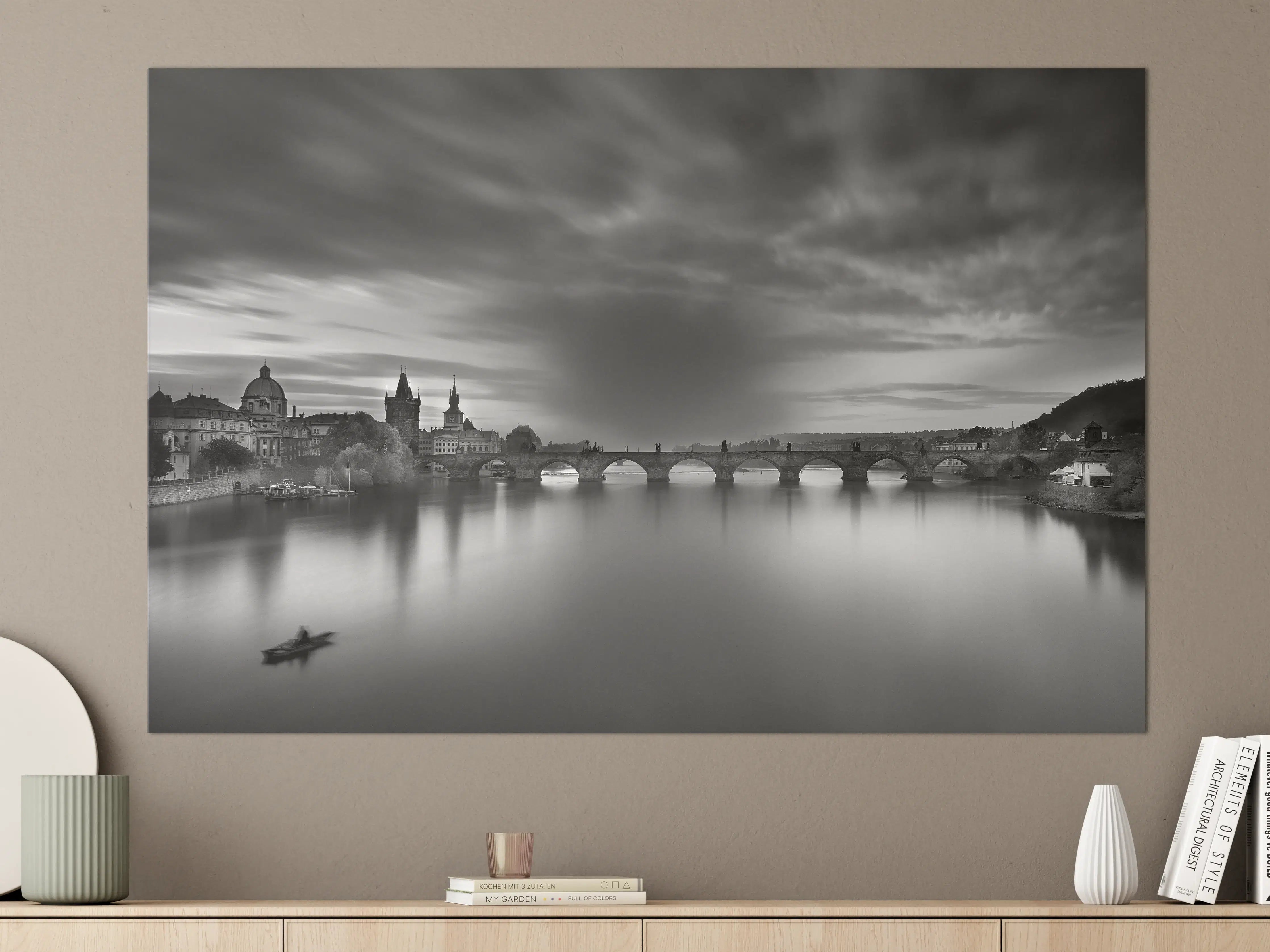 Große Wandbilder - Schwarz-Weiß-Stadtansicht mit Fluss und Brücke