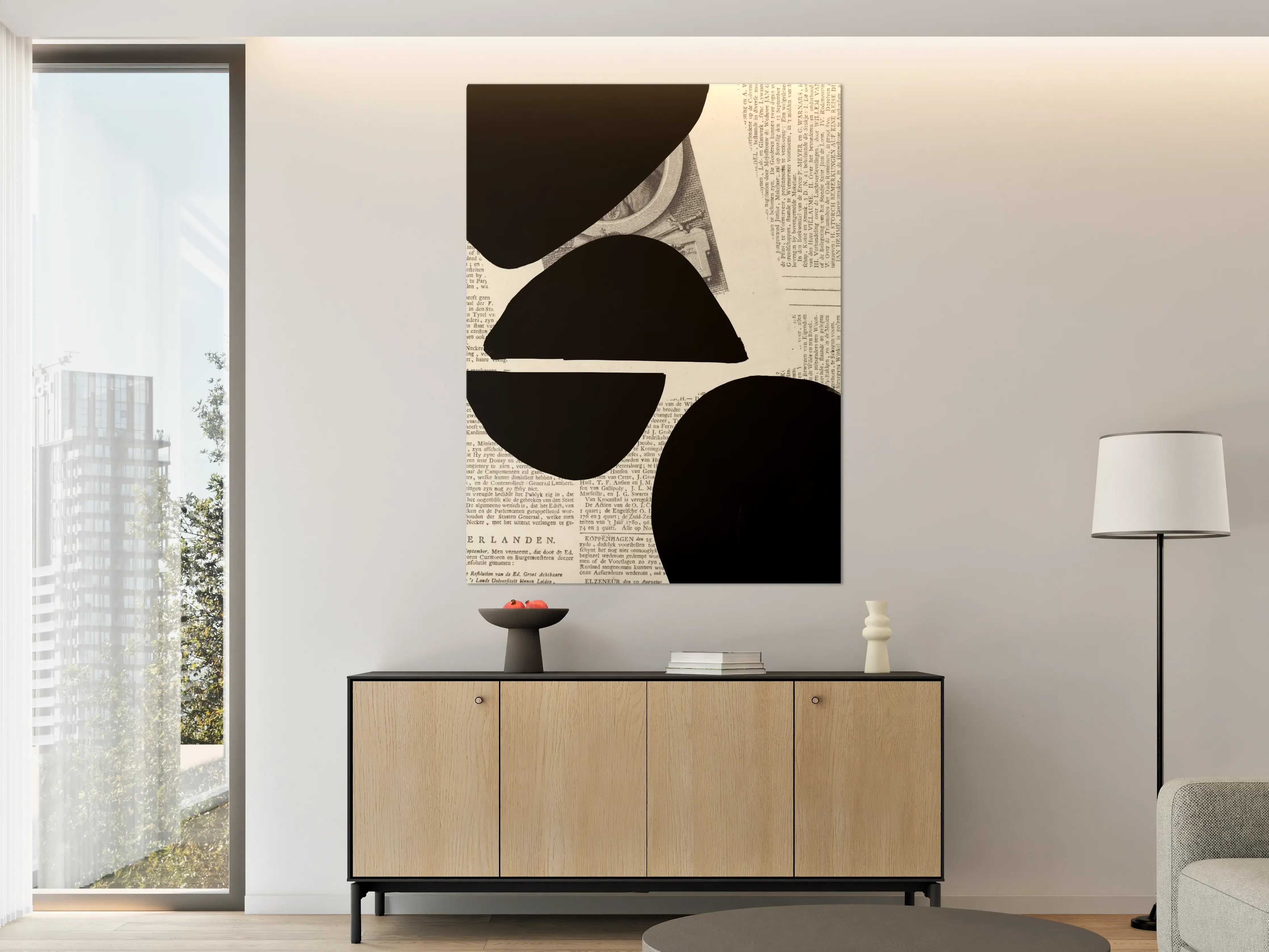Große Wandbilder - Schwarze geometrische Formen auf Zeitungshintergrund