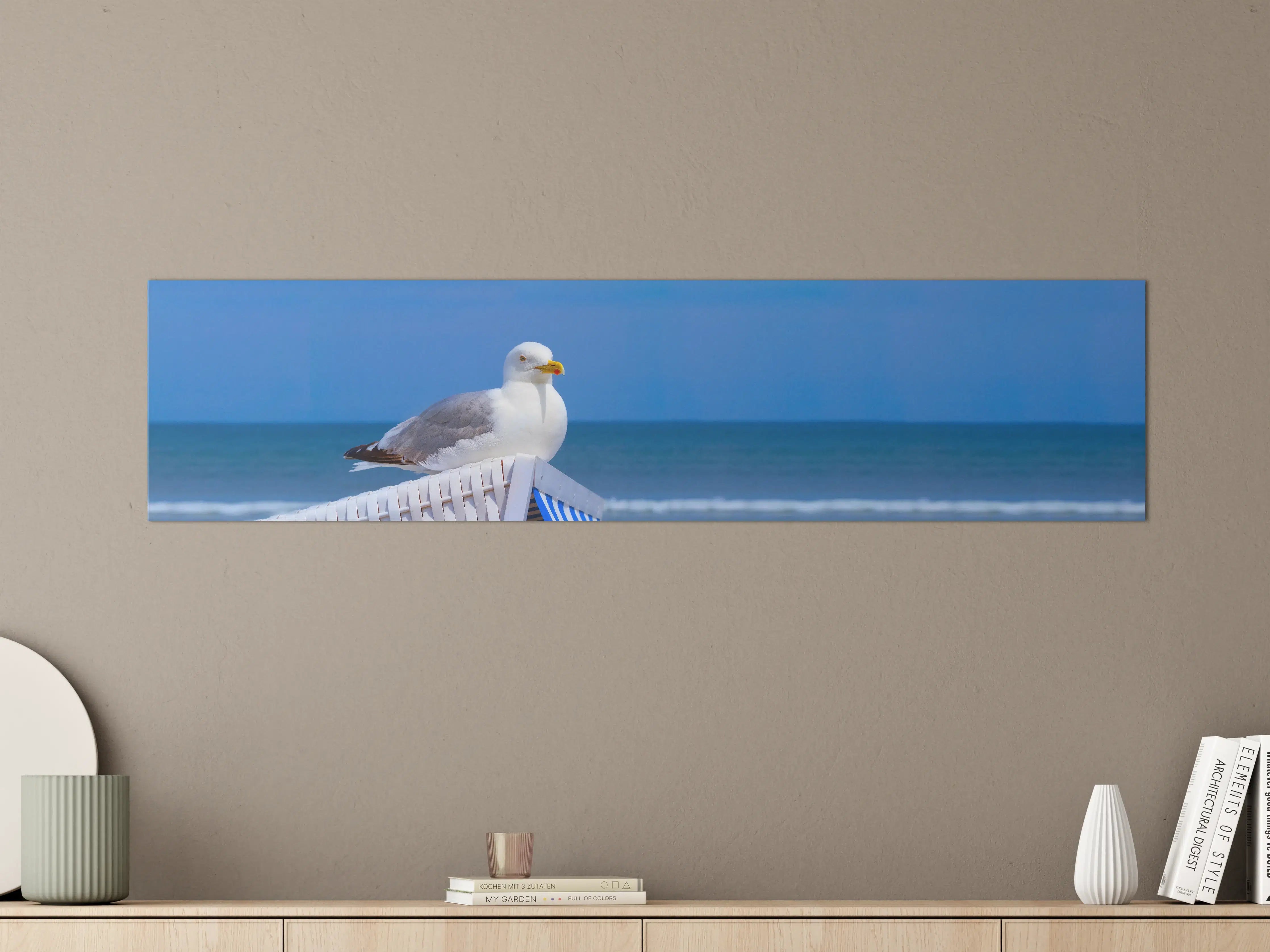 Große Wandbilder - Seegull am Strand mit blauem Hintergrund