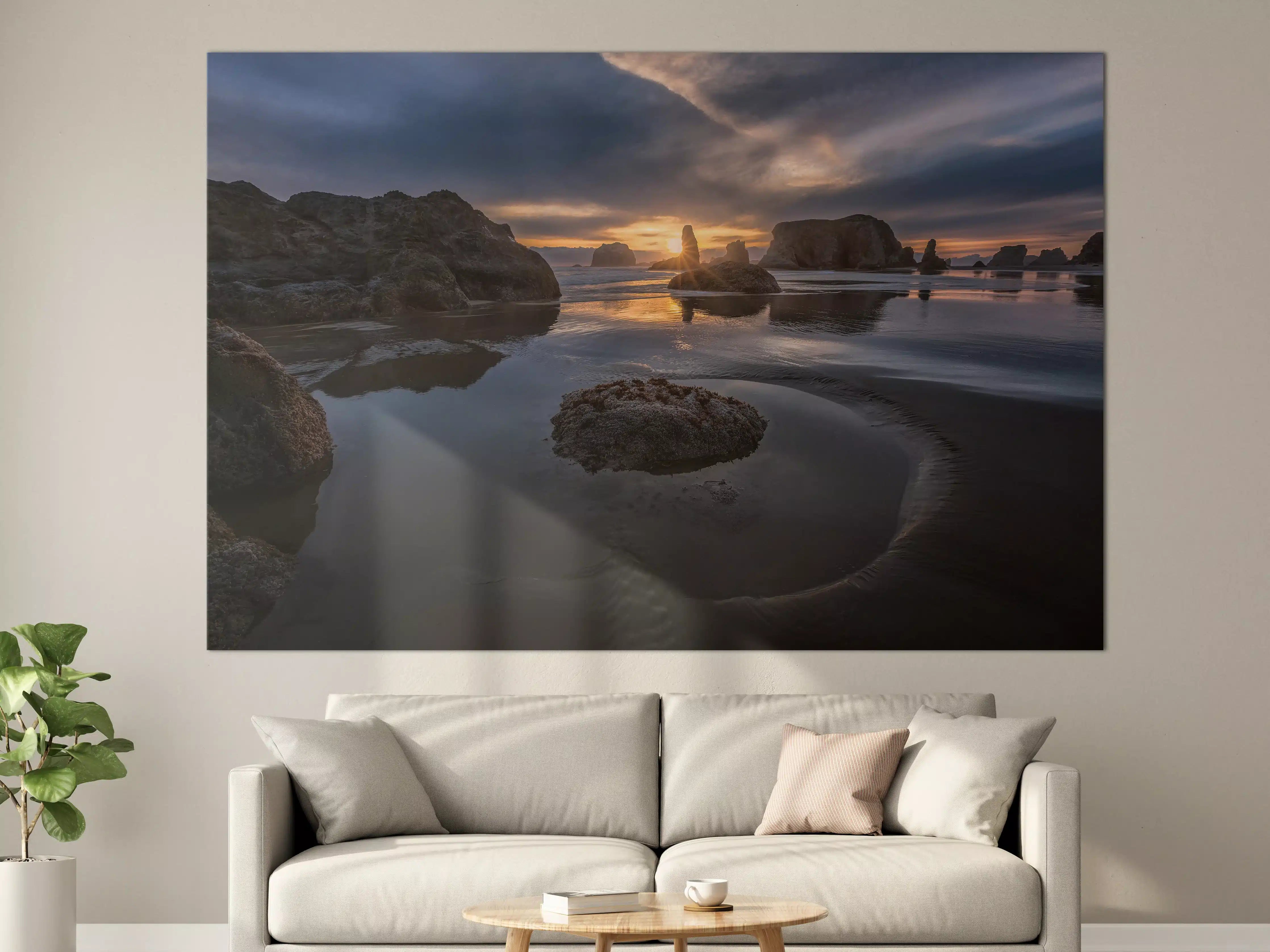 Große Wandbilder - Sonnenuntergang am ruhigen Strand mit Felsen