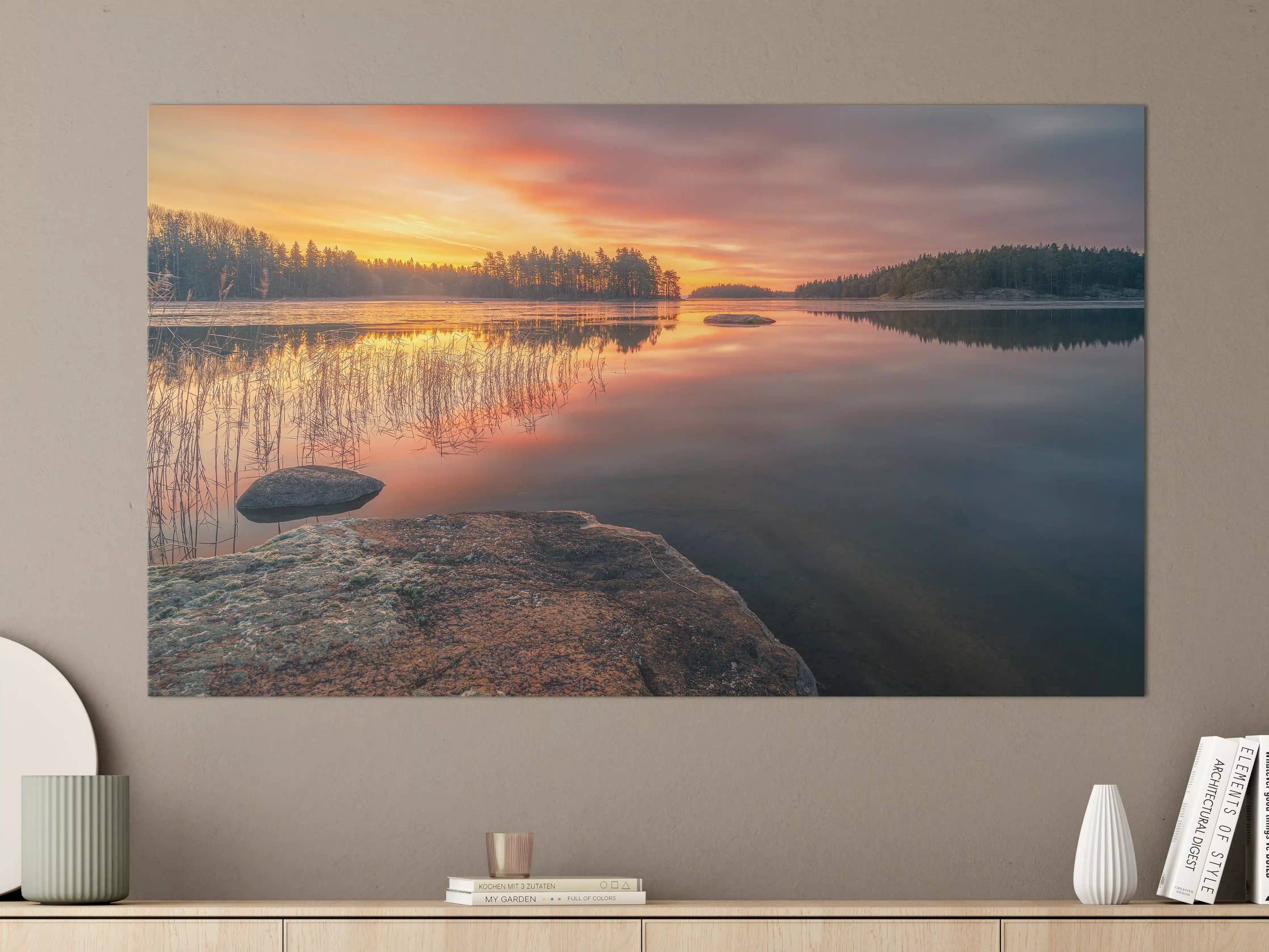 Große Wandbilder - Sonnenuntergang über ruhigem Fluss mit Felsen