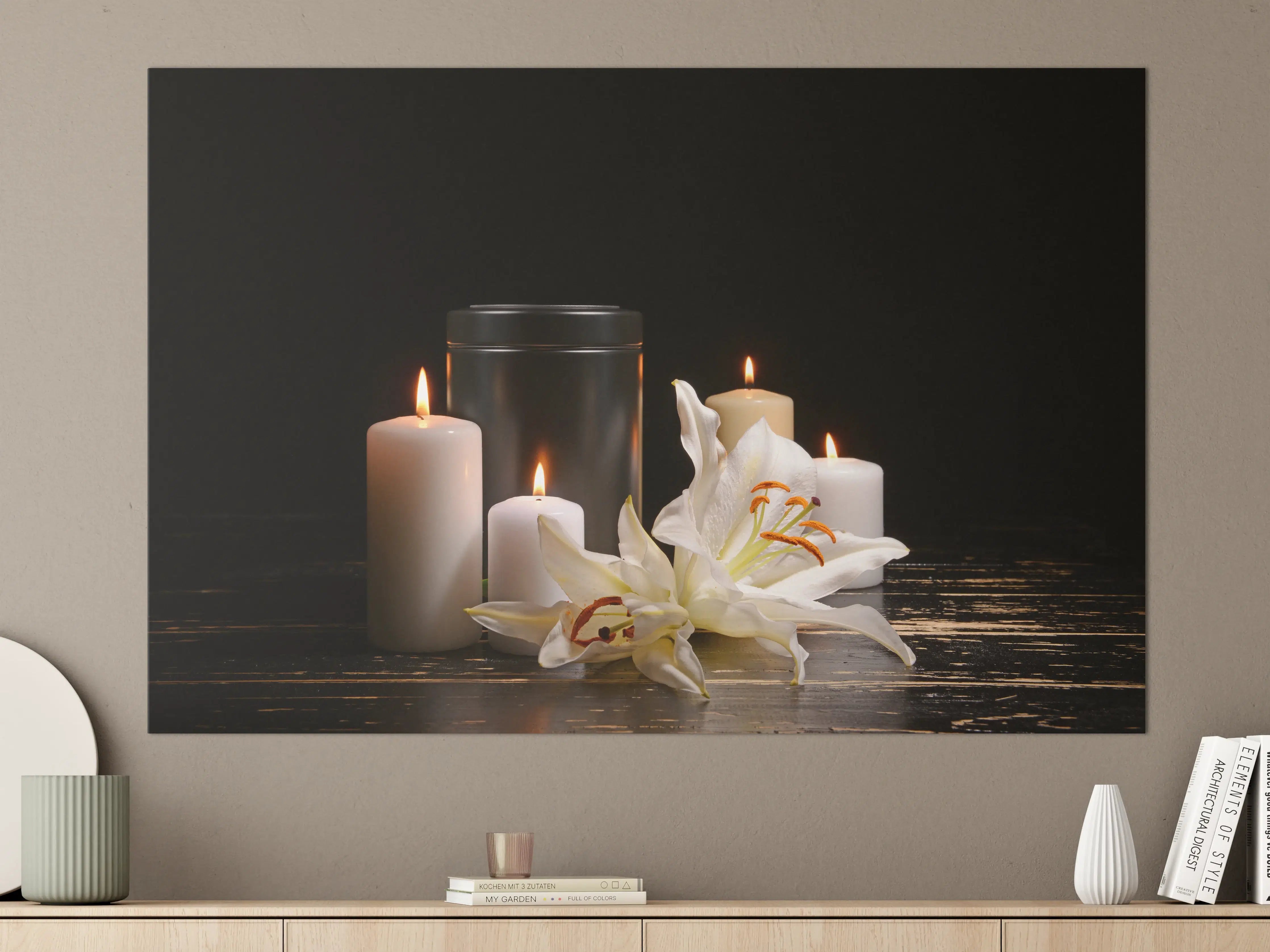 Große Wandbilder - Totenurne mit Kerzen und Blume