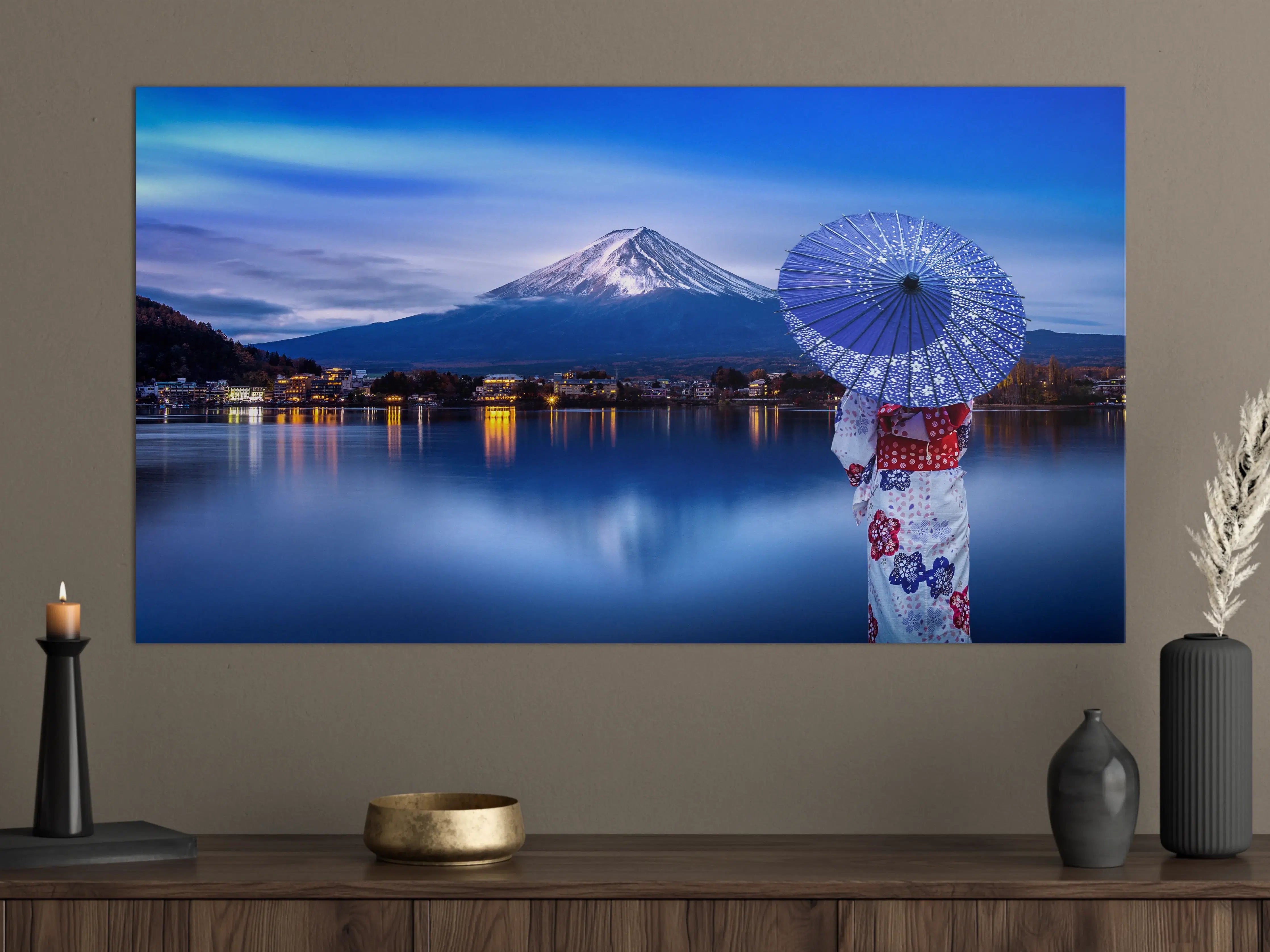 Große Wandbilder - Traditionell gekleidete Frau am Fuji-Berg