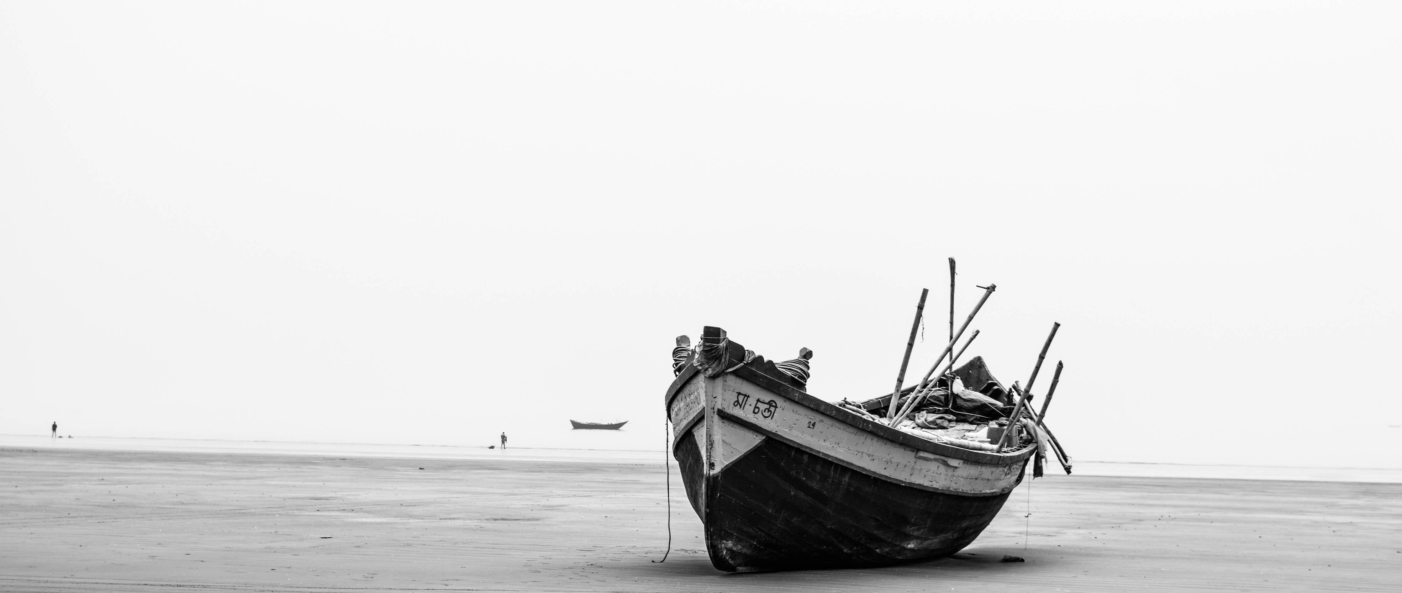 Große Wandbilder-Verfärbtes Boot im Meer