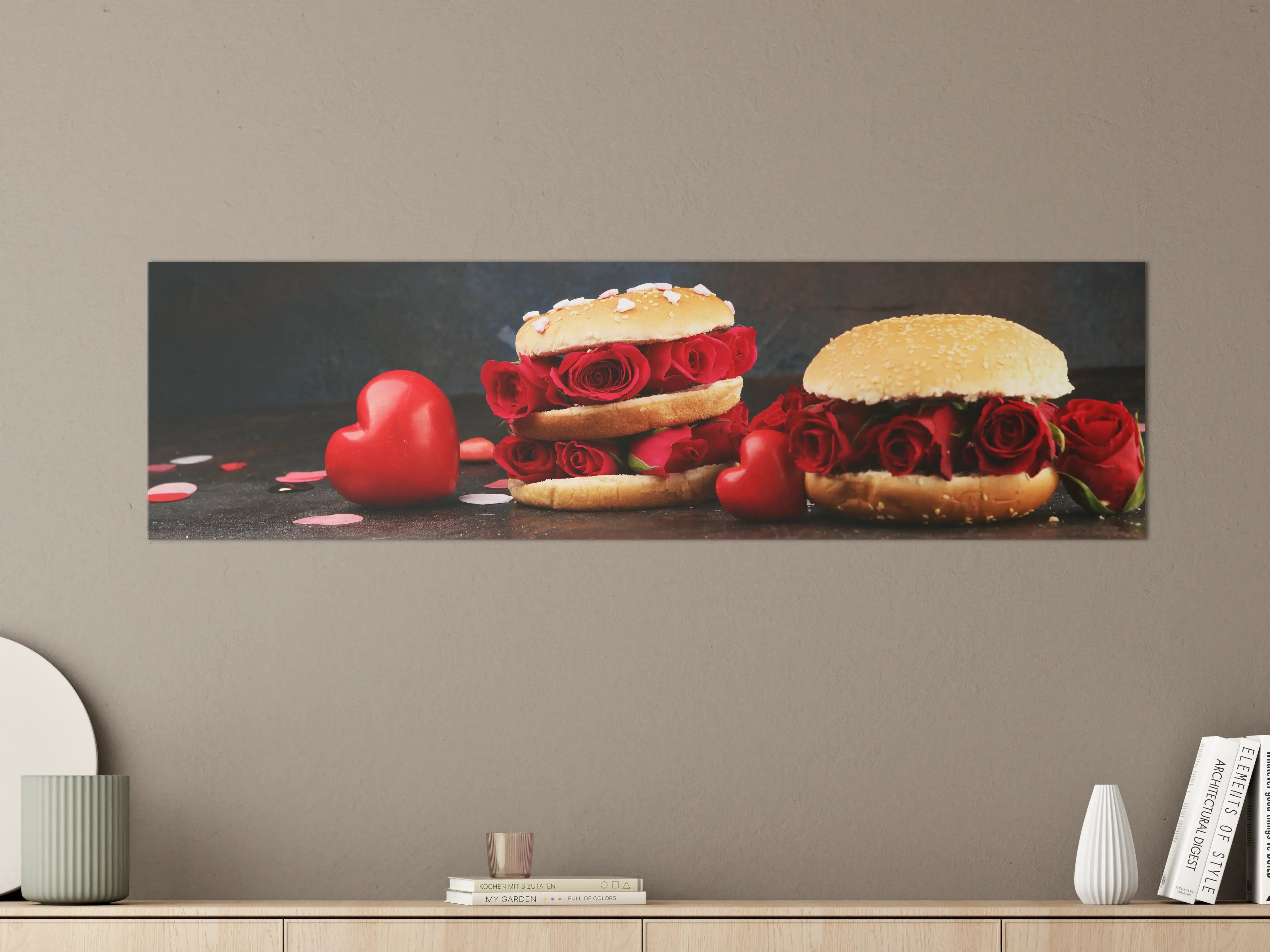 Große Wandbilder - Verführerischer Erdbeer-Donut mit Rosen und Herzdekoration