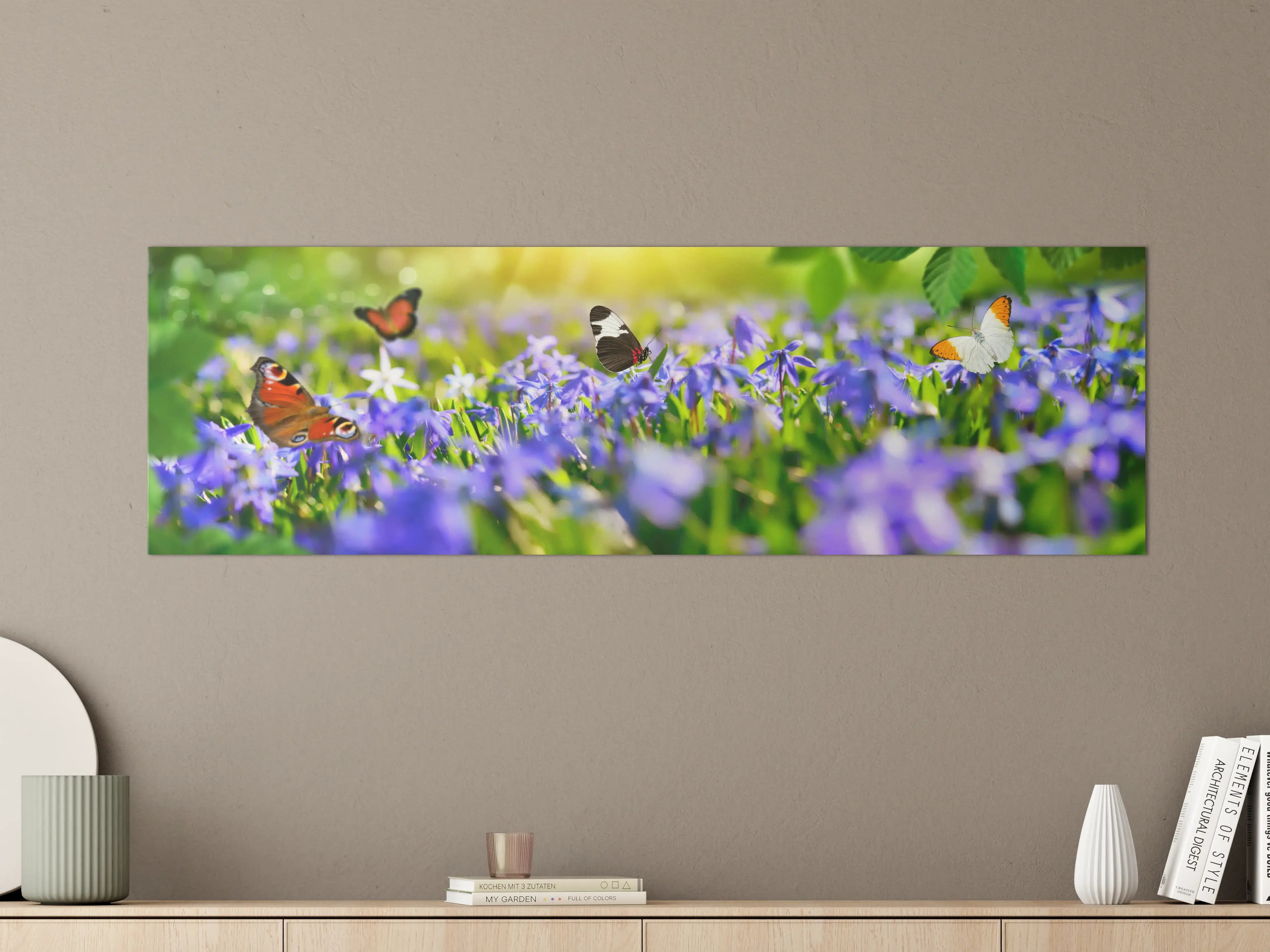 Große Wandbilder - Violette Blumenwiese mit Schmetterlingen