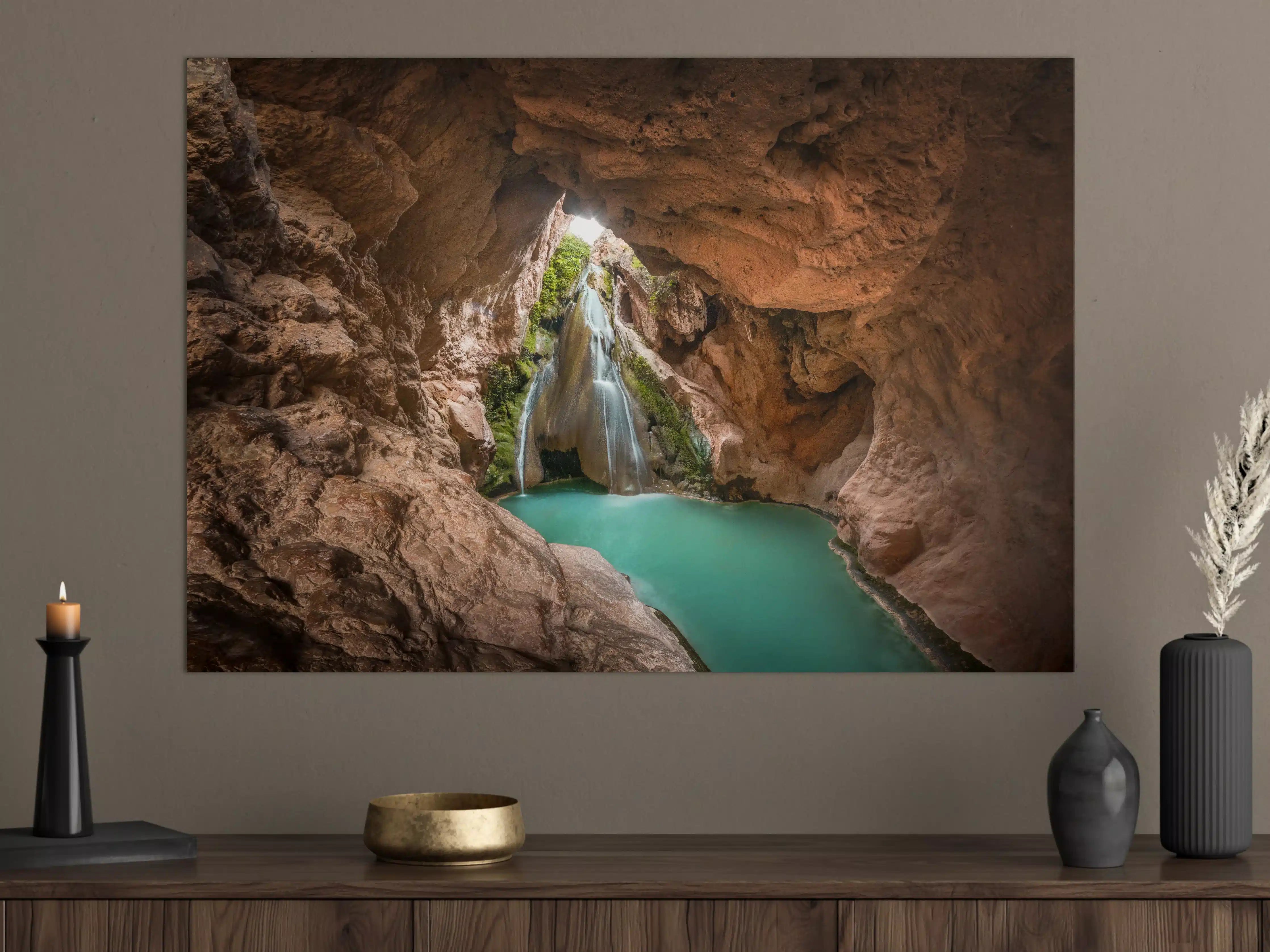 Große Wandbilder - Wasserfall in Höhle mit See in Valencia