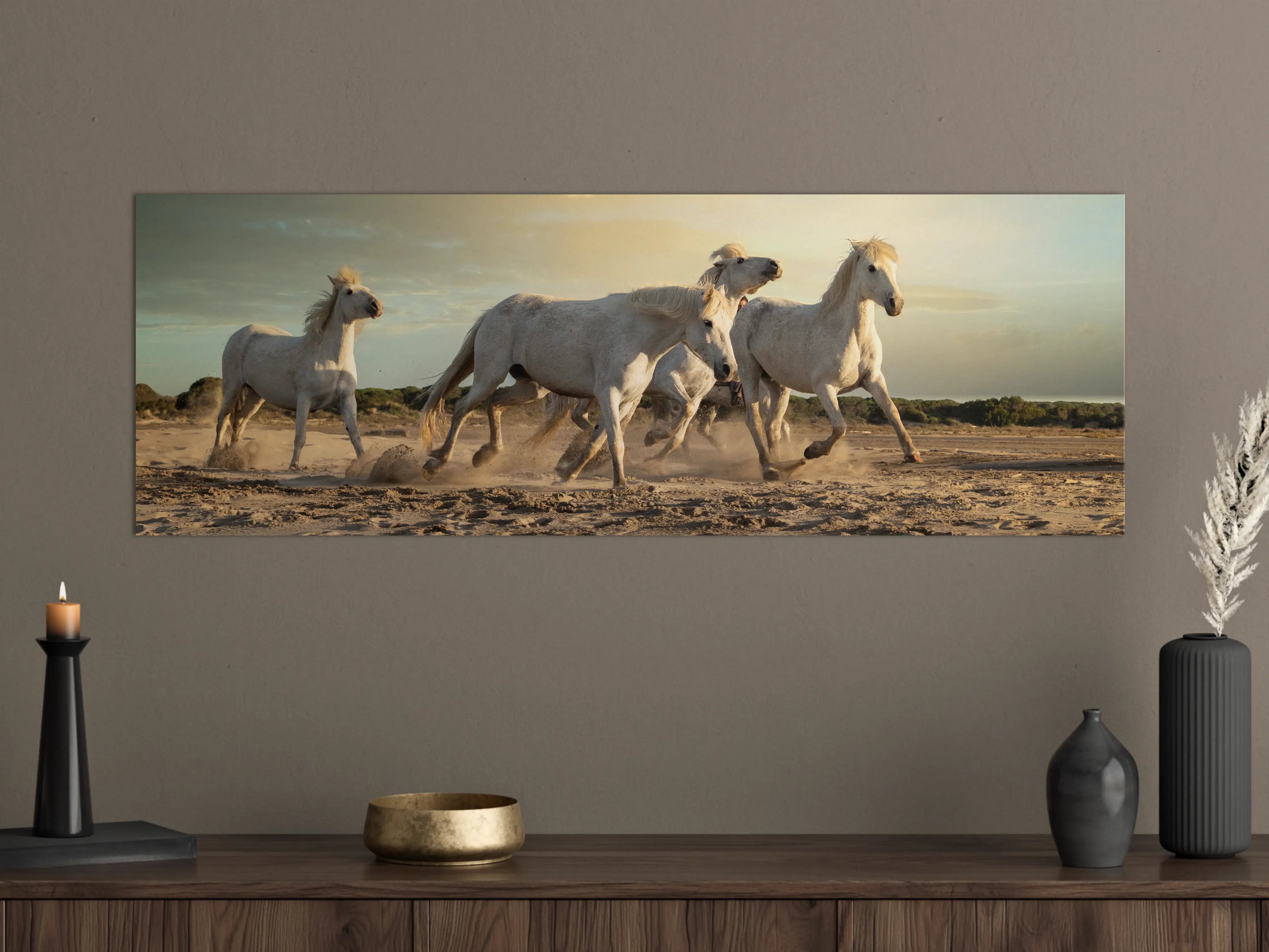 Große Wandbilder - Weiße Pferde im Galopp bei Sonnenuntergang