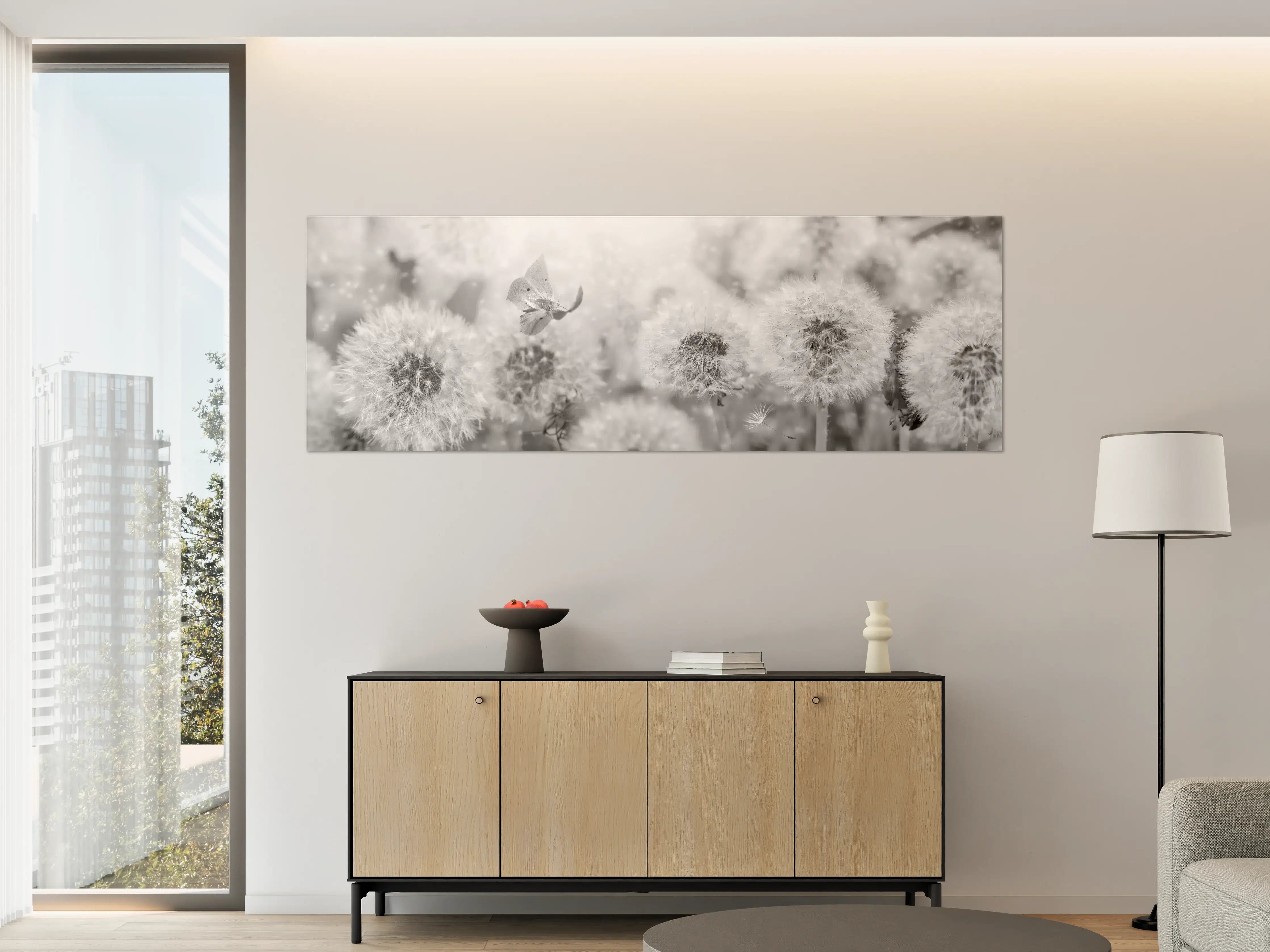 Große Wandbilder - Weiße Pusteblumen mit Schmetterling in Graustufen