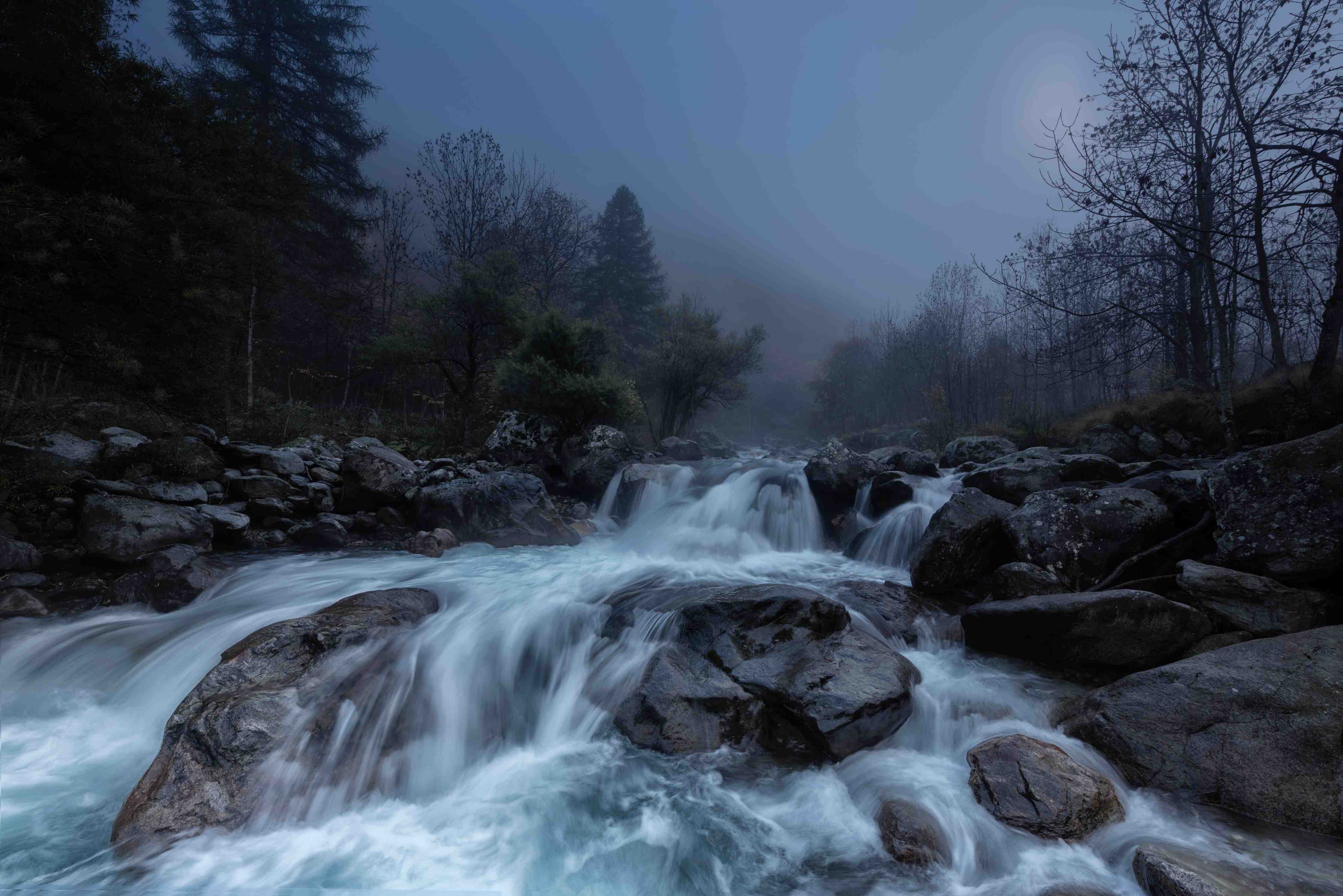Große Wandbilder-Wildbach im Morgengrauen