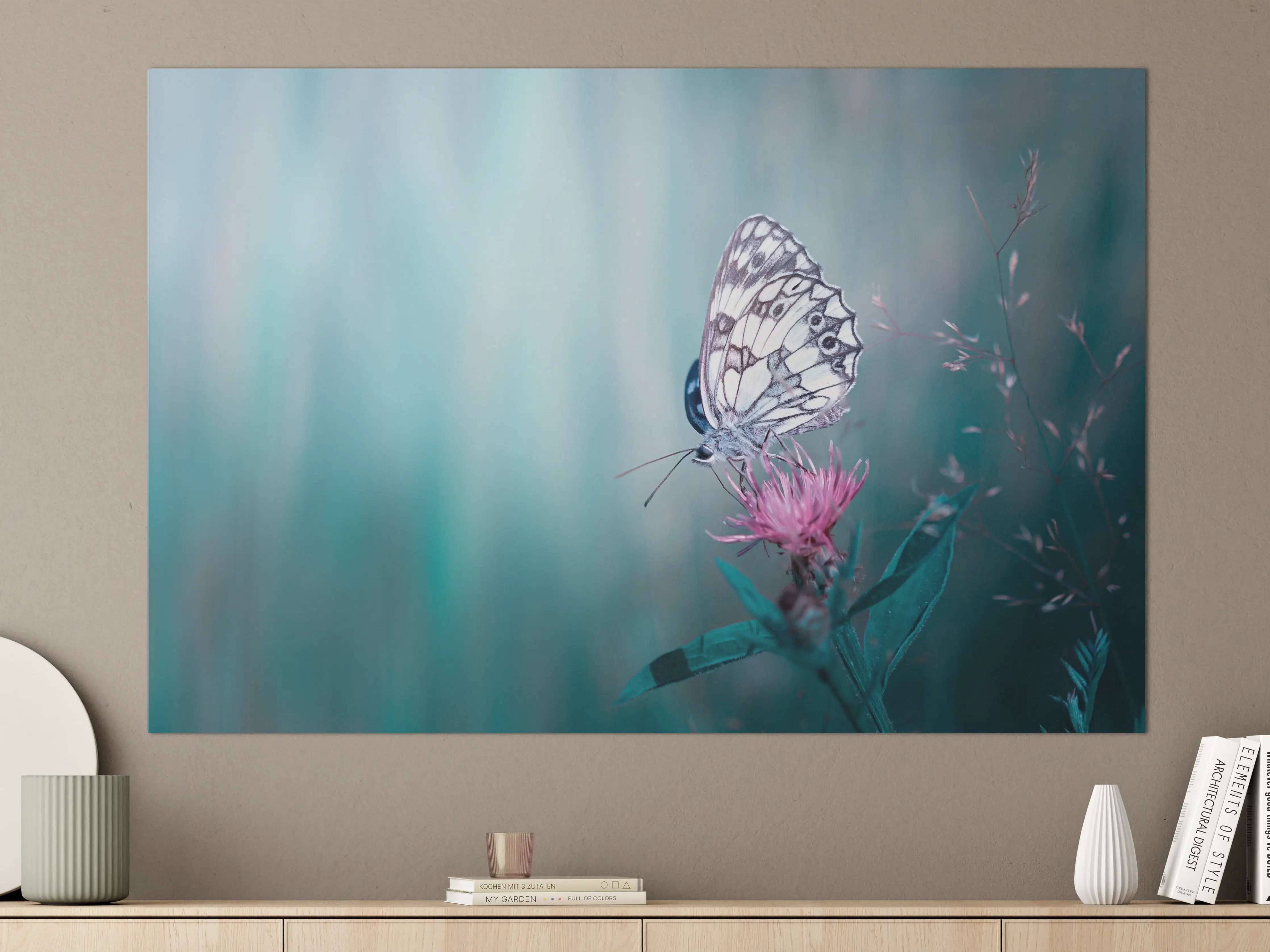 Große Wandbilder - Zart schimmernder Schmetterling auf Blume