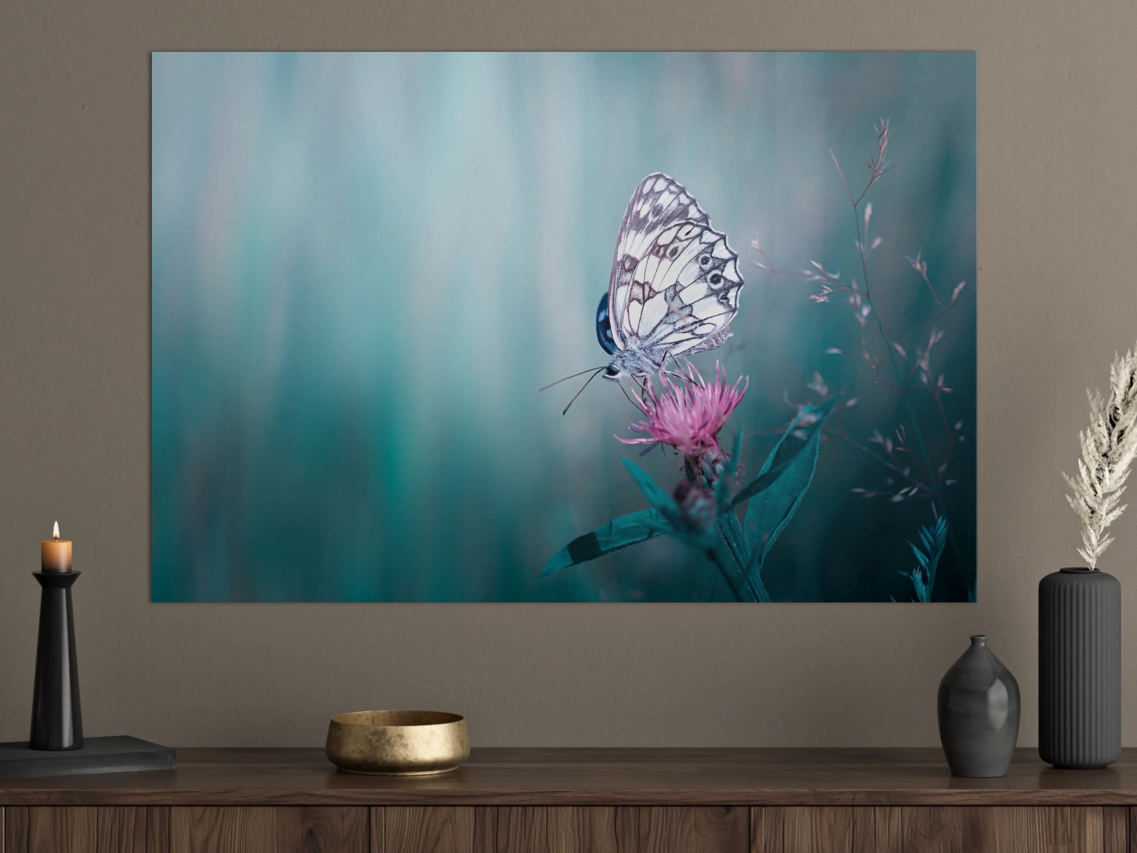 Große Wandbilder - Zart schimmernder Schmetterling auf Blume