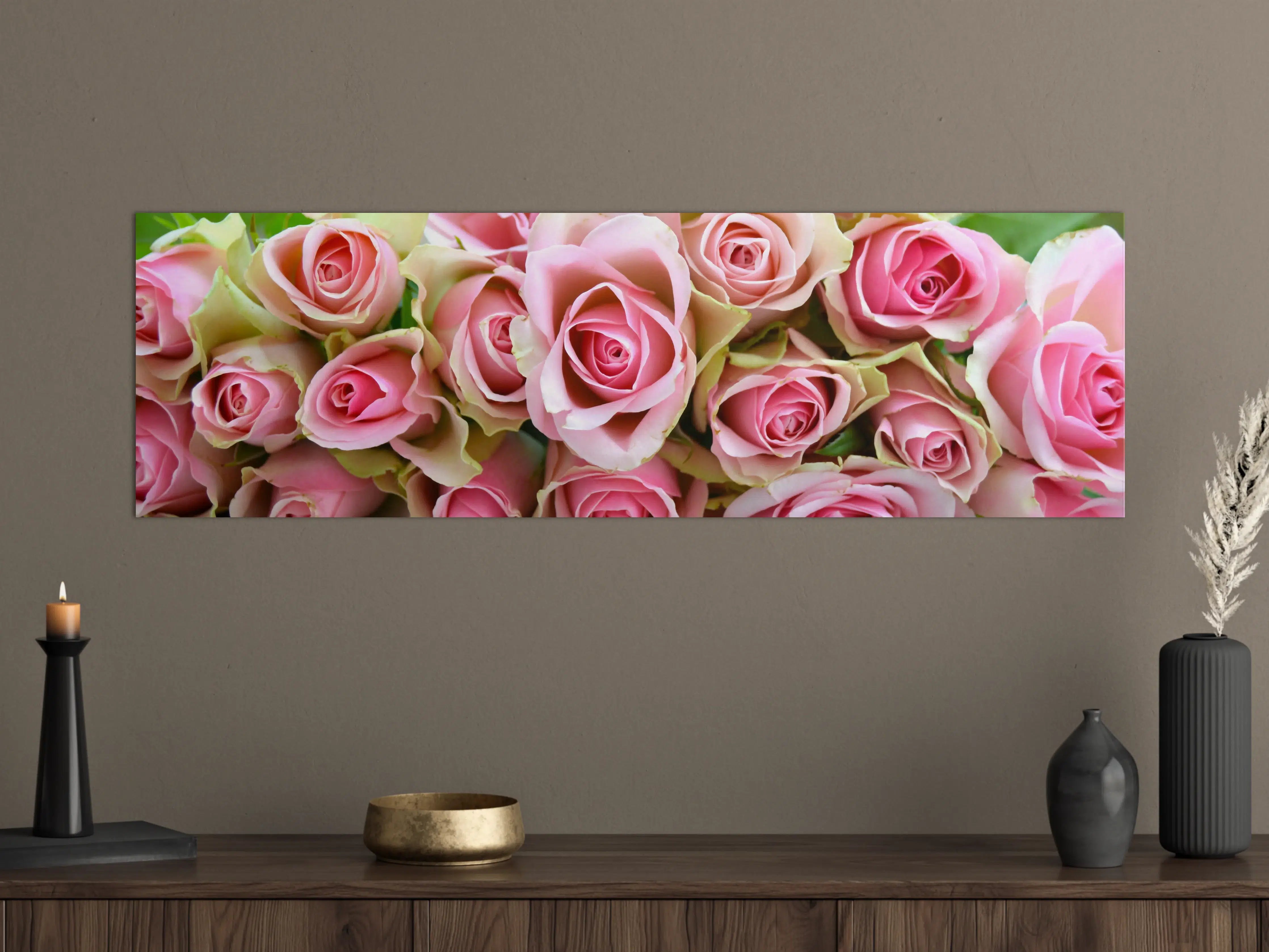 Große Wandbilder - Zarte rosa Rosensträuße mit grünen Blättern