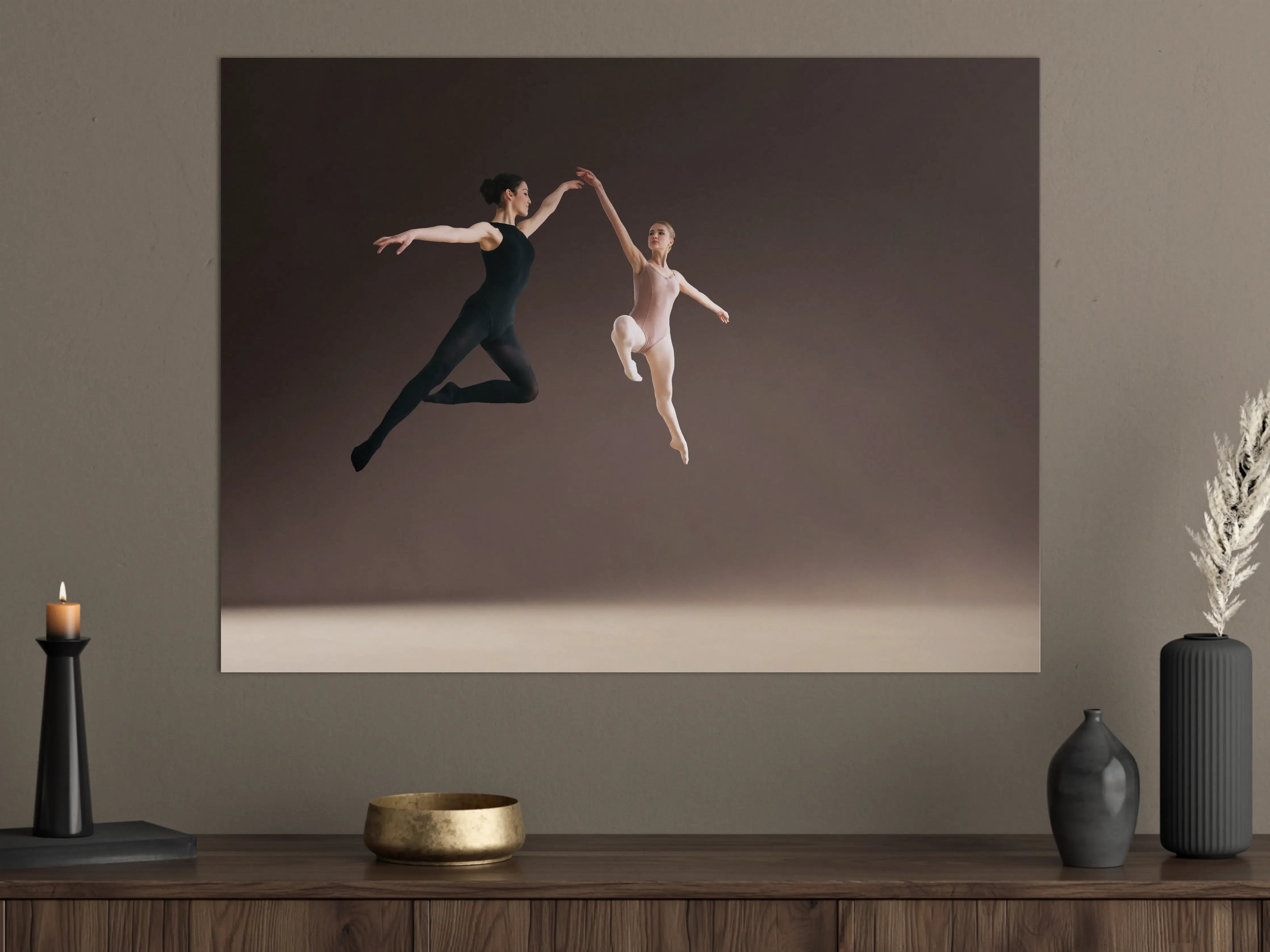 Große Wandbilder - zwei Balletttänzerinnen hoch in der Luft