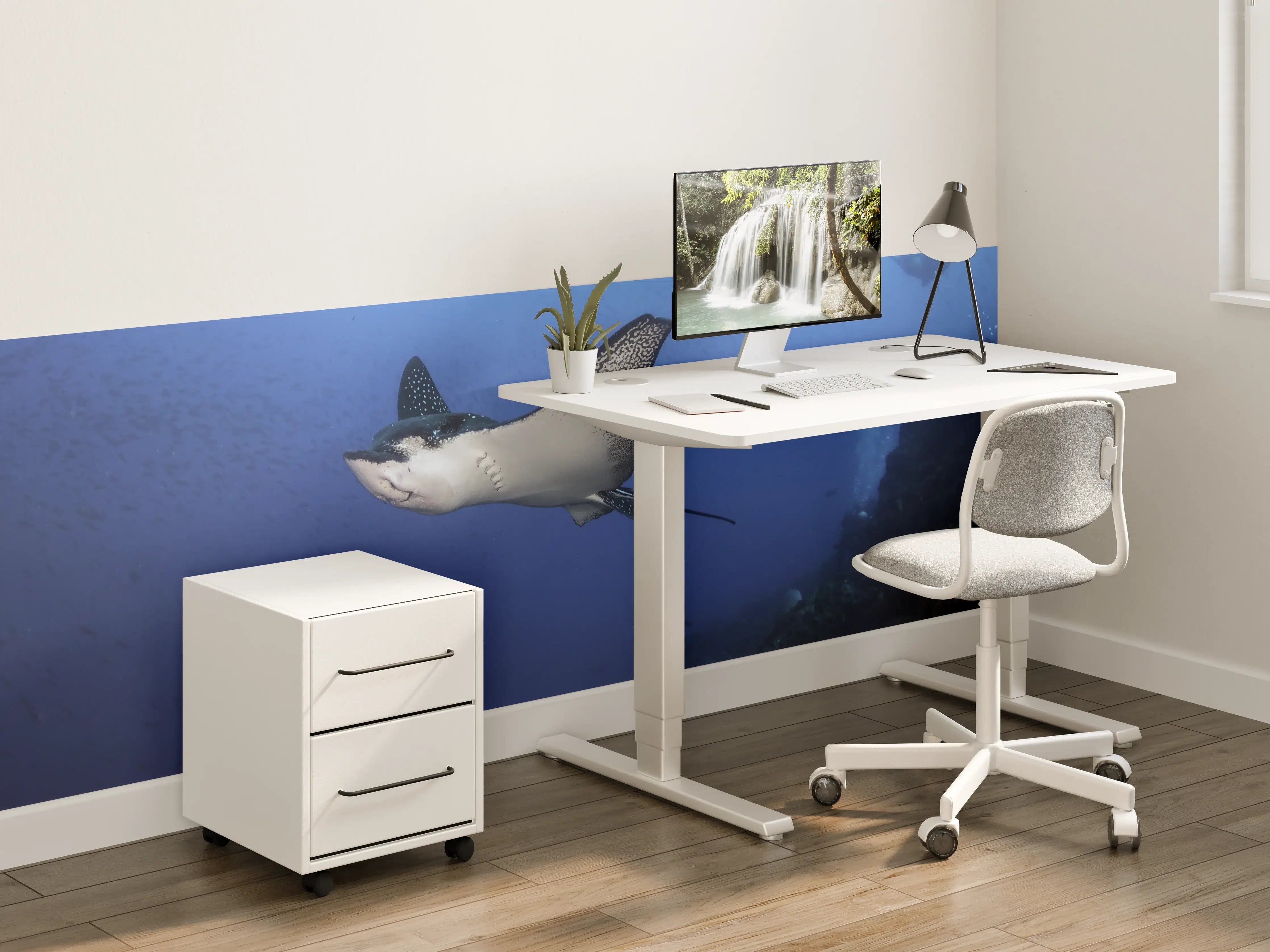 Kinderzimmer Wandgestaltung - Adlerrochen schwimmt über dem Korallenriff