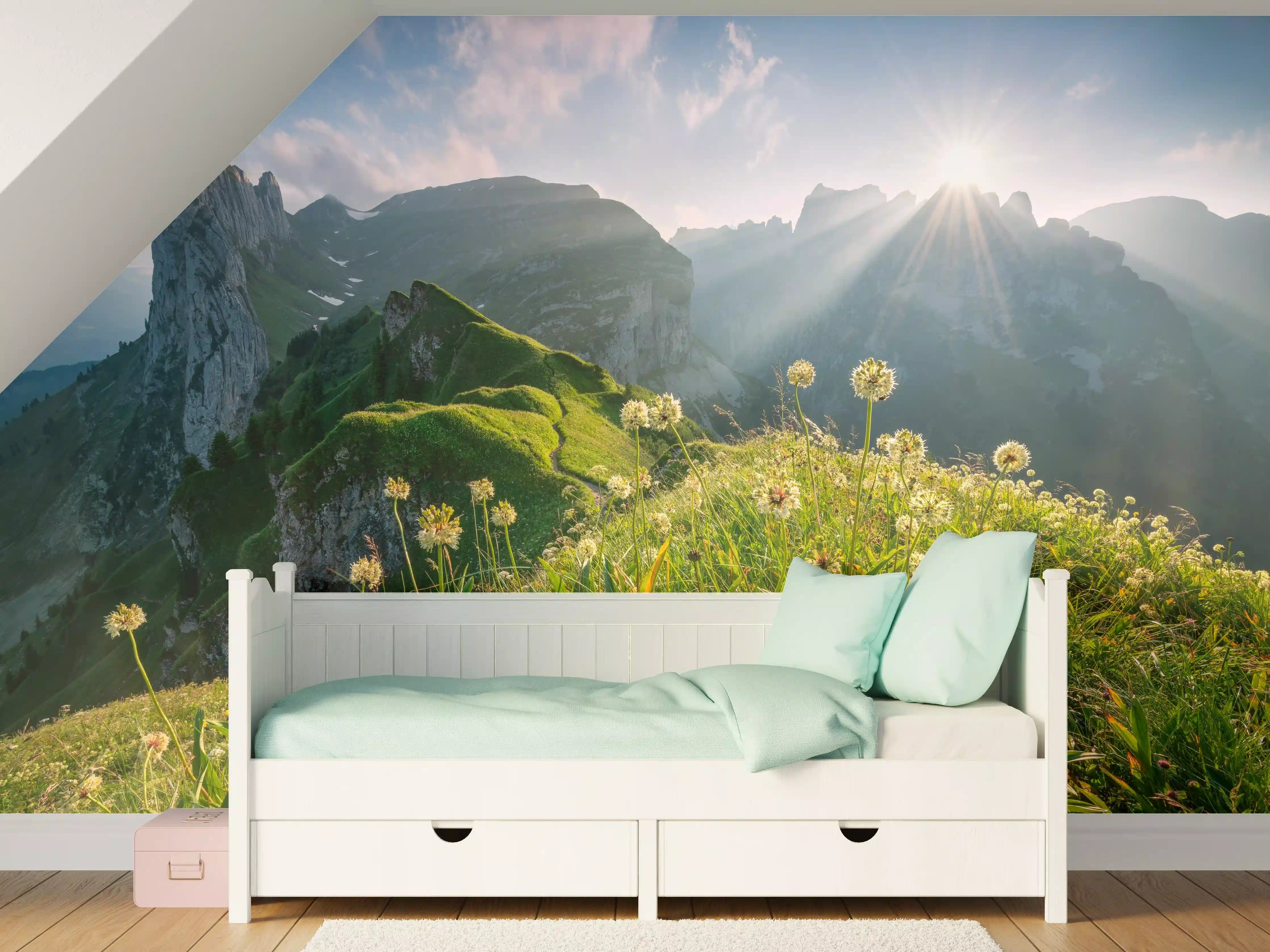 Kinderzimmer Wandgestaltung - Alpenwiesen im Sommerlicht