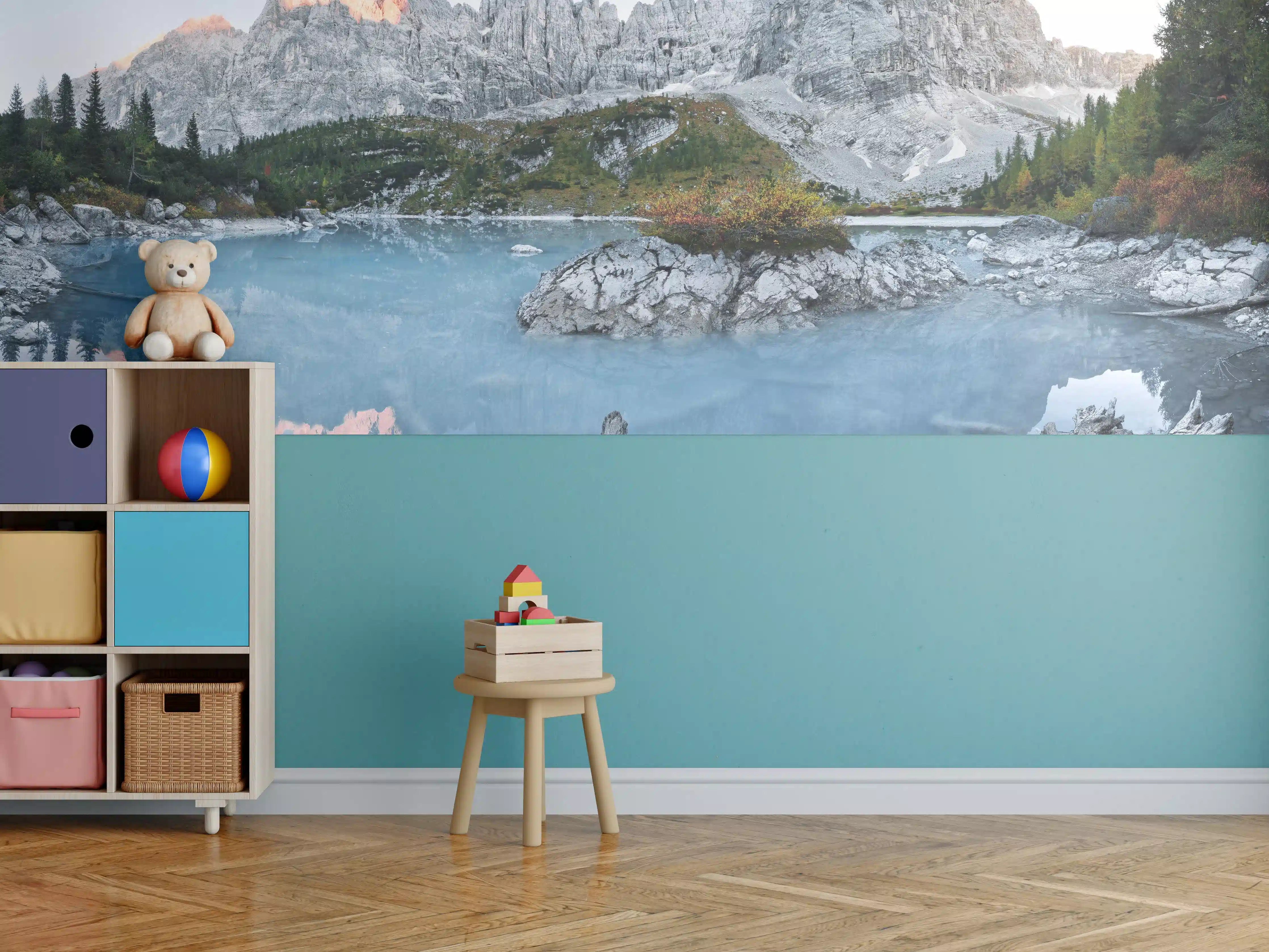 Kinderzimmer Wandgestaltung - Alpine Seenlandschaft in Abenddämmerung