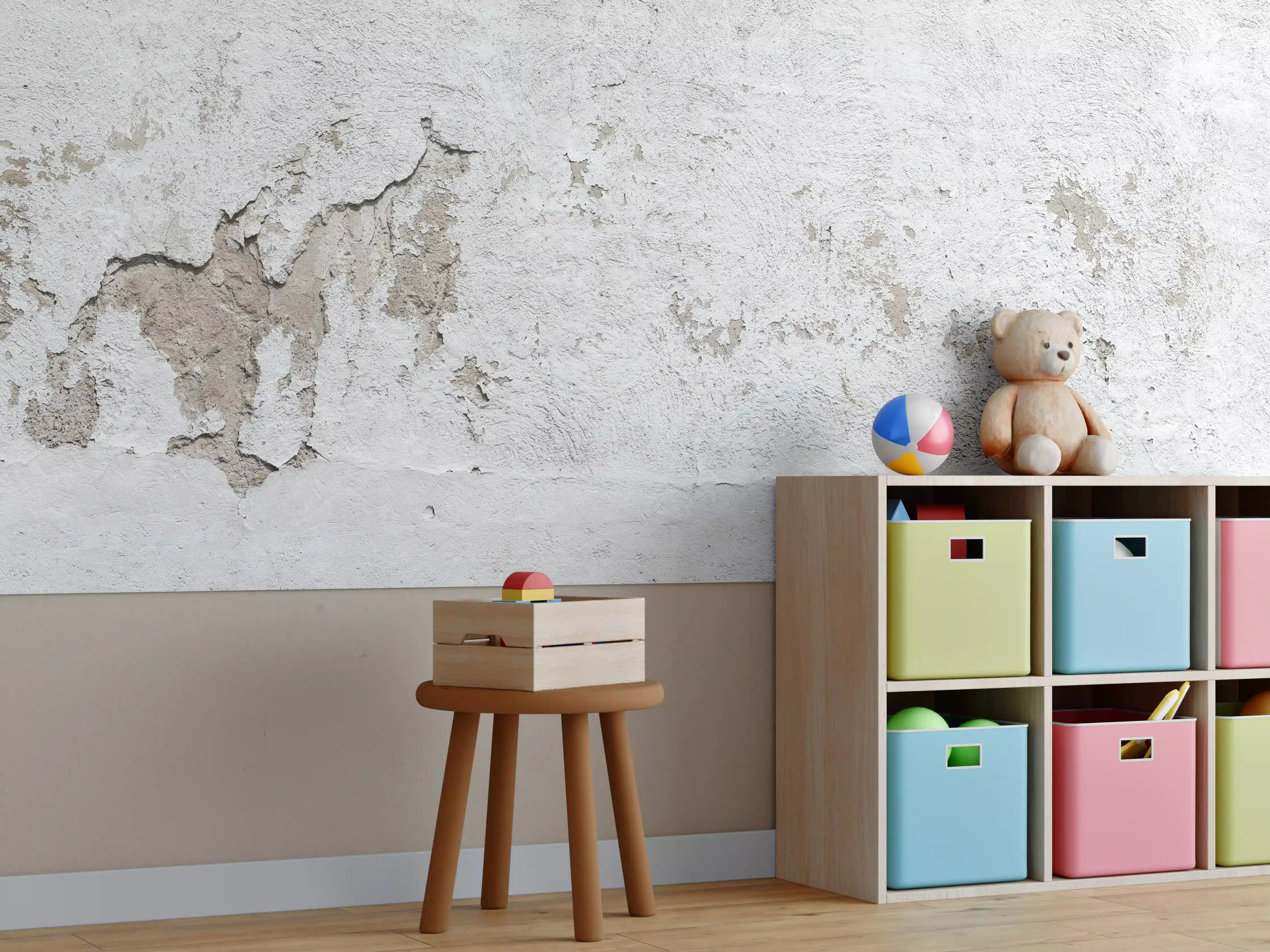 Kinderzimmer Wandgestaltung - Alte Mauer mit abblätterndem Putz