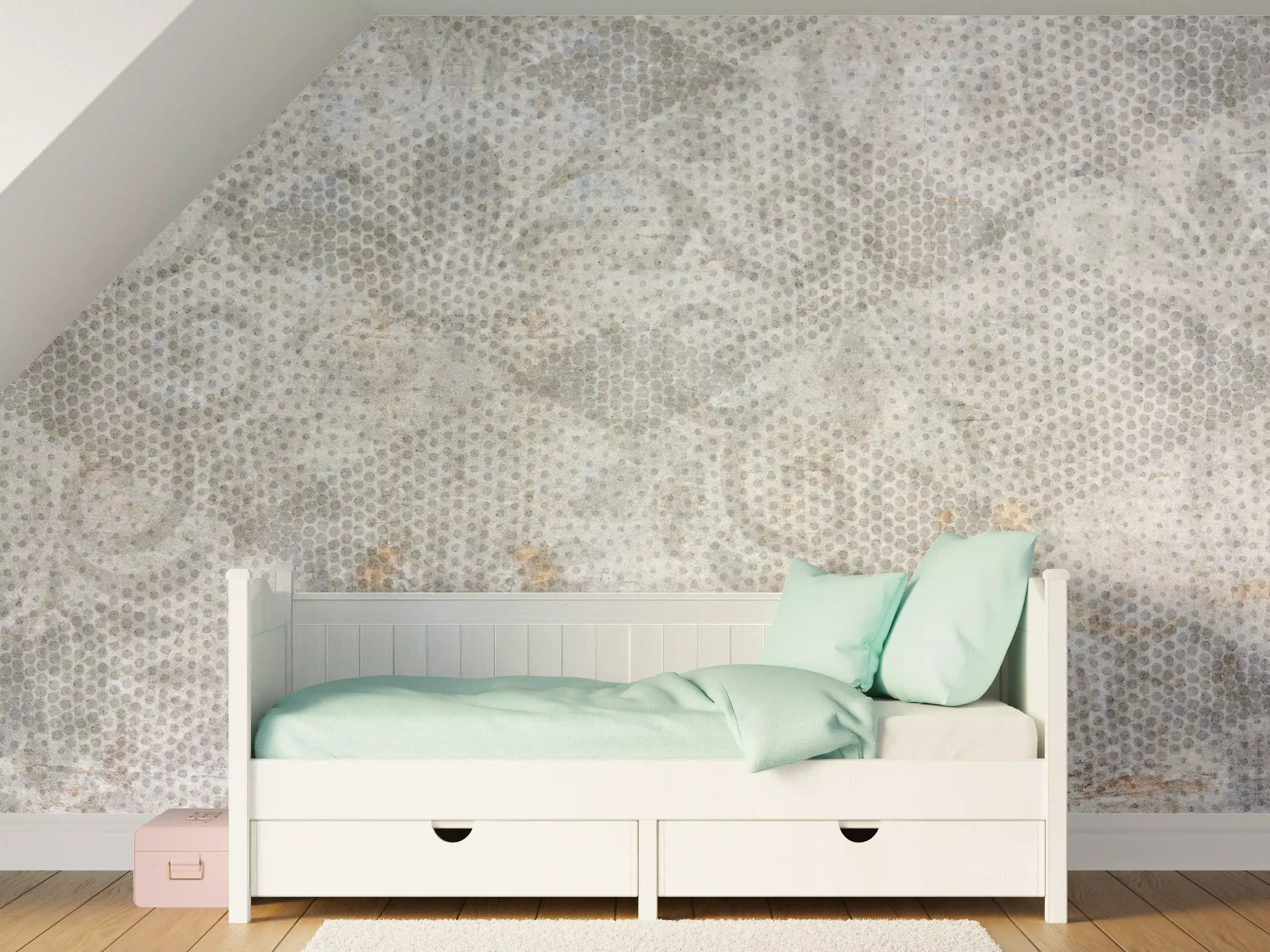 Kinderzimmer Wandgestaltung - Alte weiße befleckte Tapete