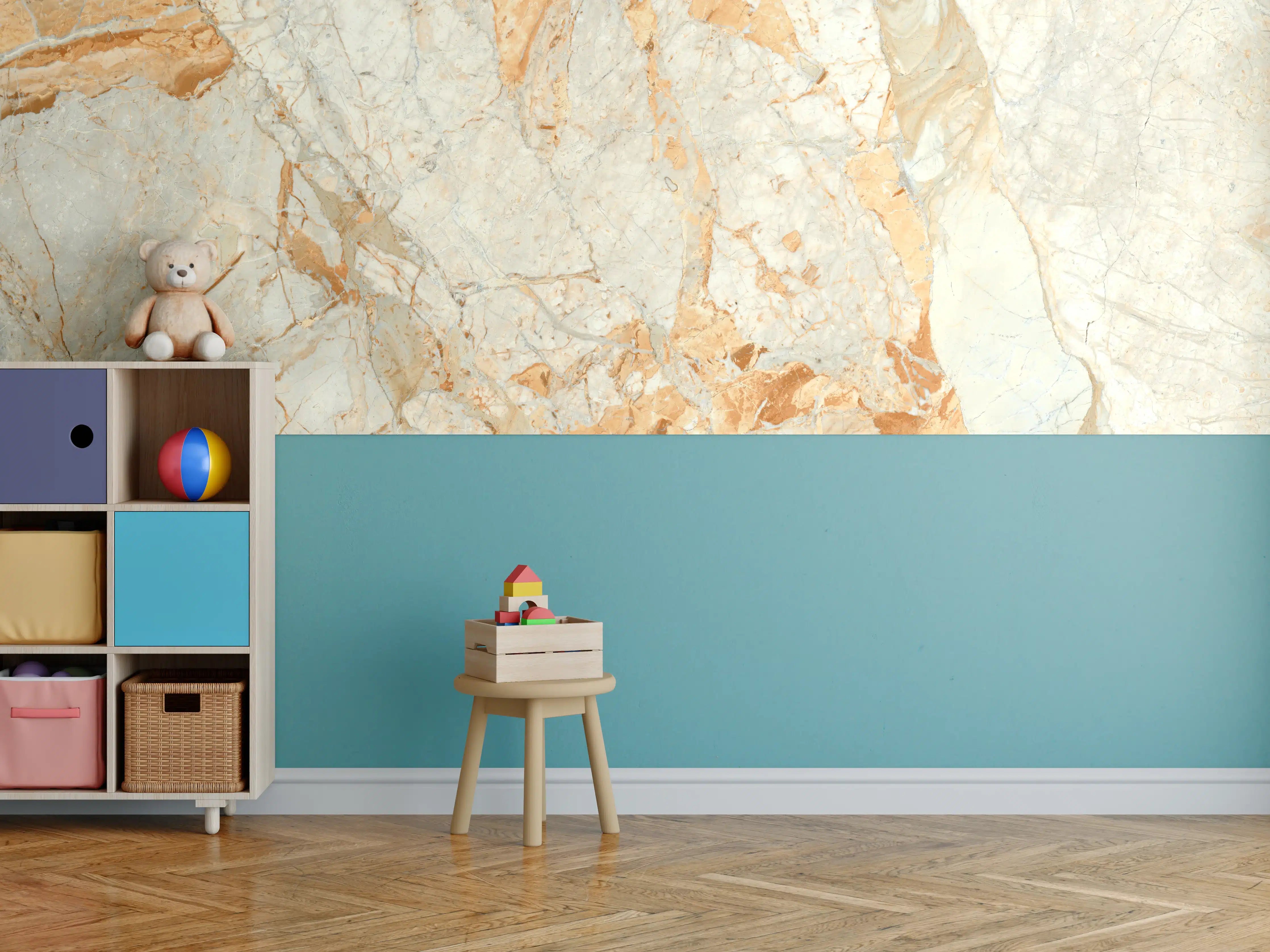 Kinderzimmer Wandgestaltung - Beiger Marmor mit goldenen Akzenten