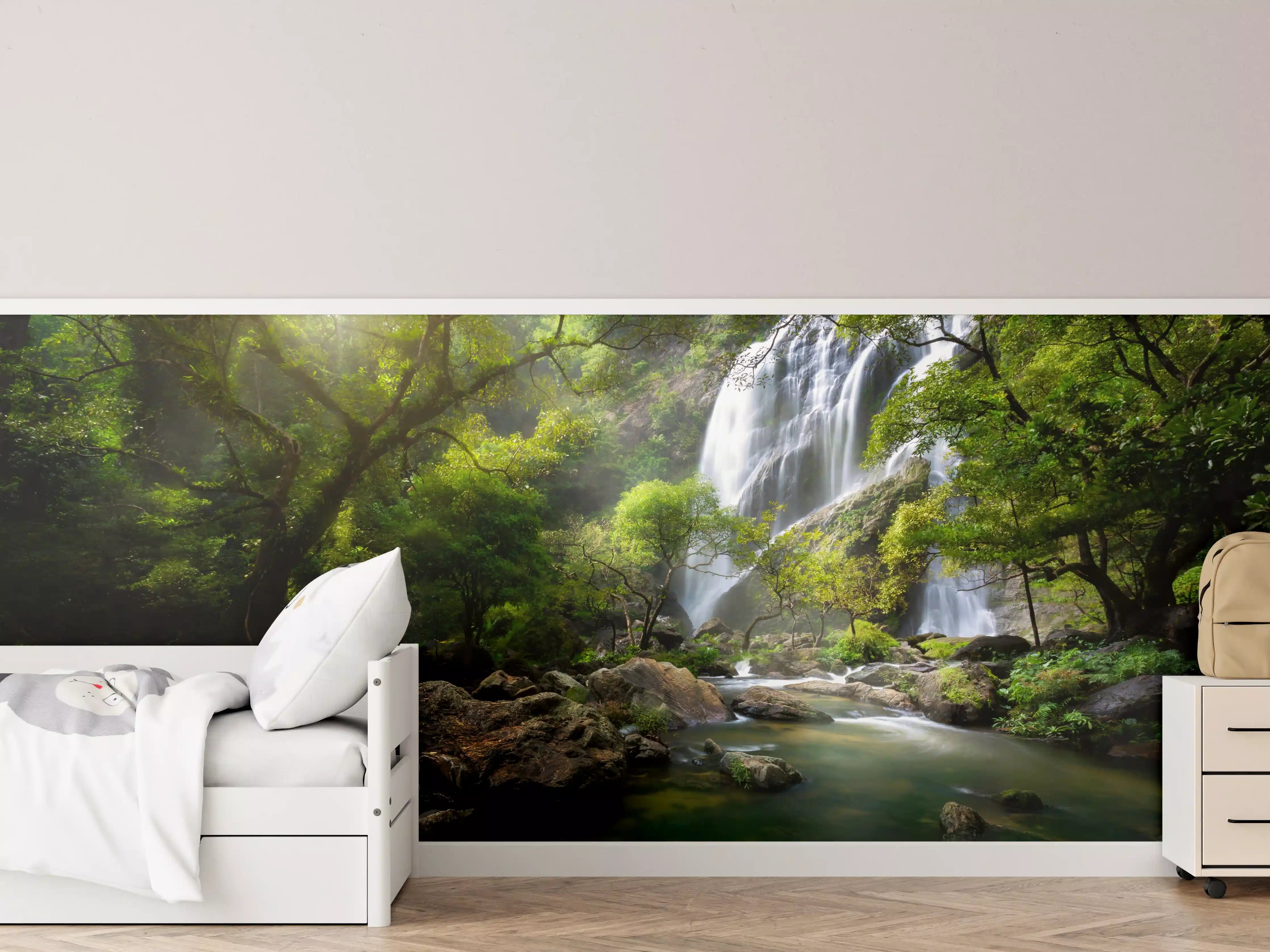 Kinderzimmer Wandgestaltung - Bergbach und Wasserfall in Thailand