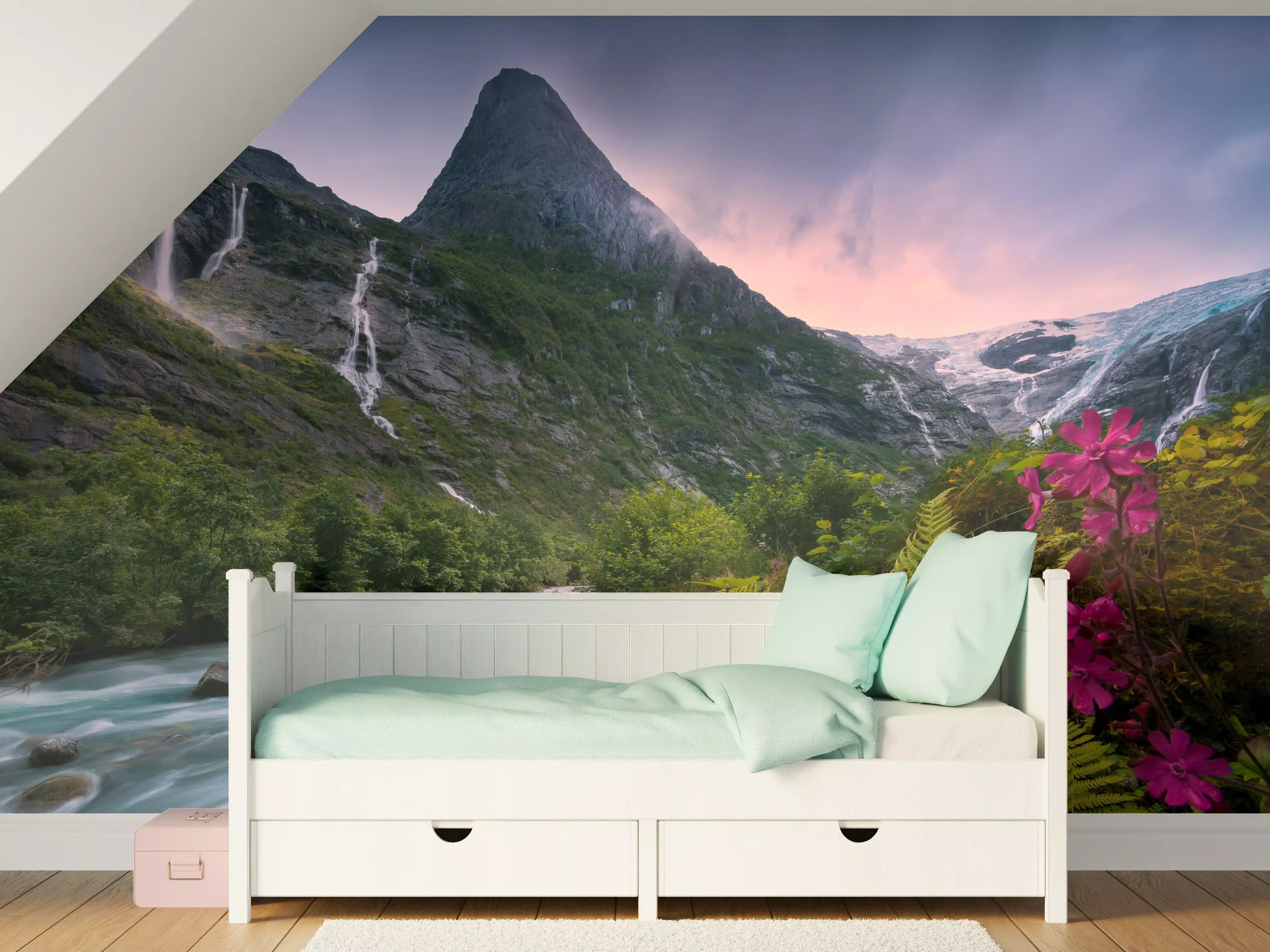 Kinderzimmer Wandgestaltung - Berglandschaft Norwegens mit Wasserfällen