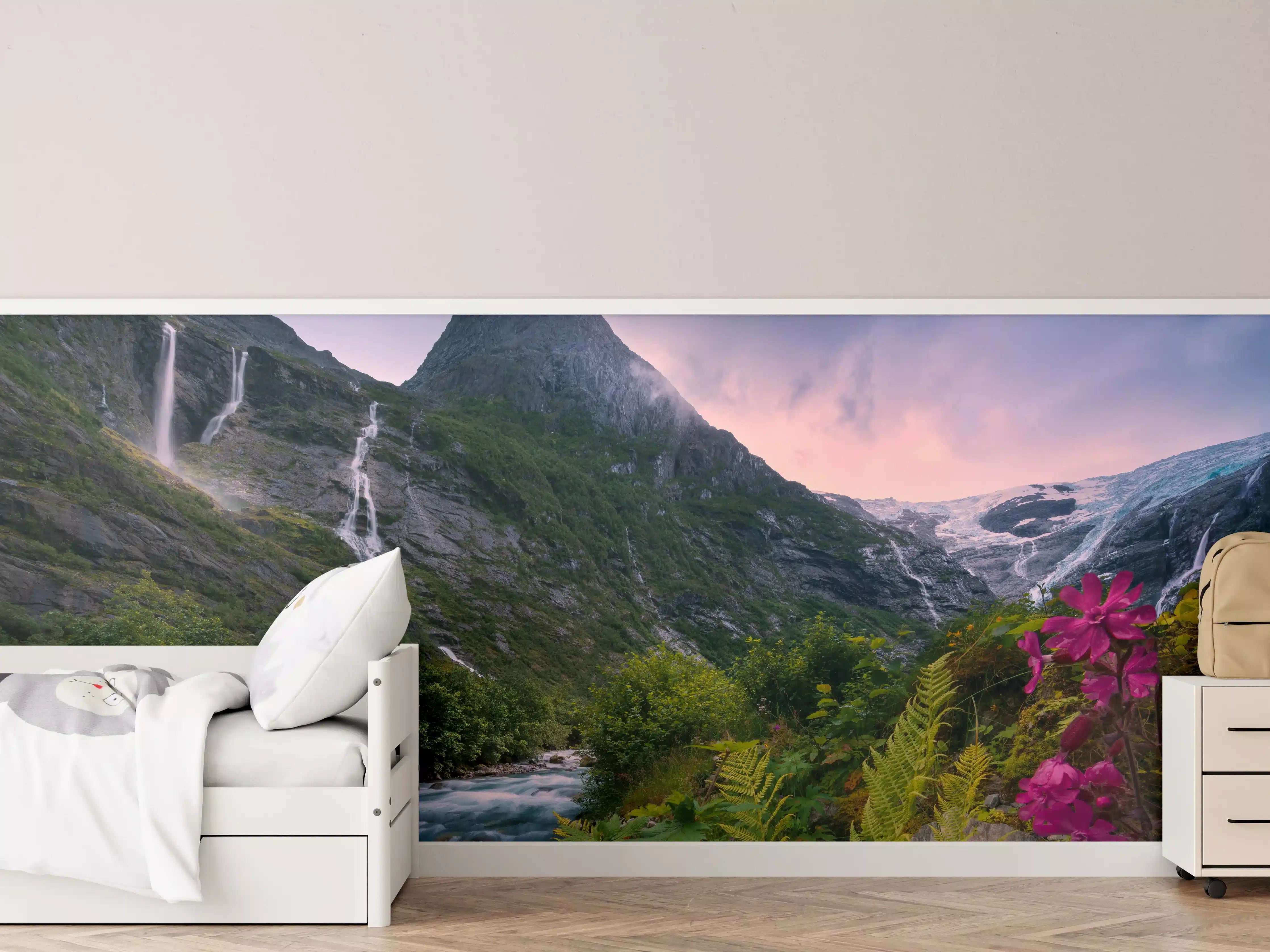 Kinderzimmer Wandgestaltung - Berglandschaft Norwegens mit Wasserfällen