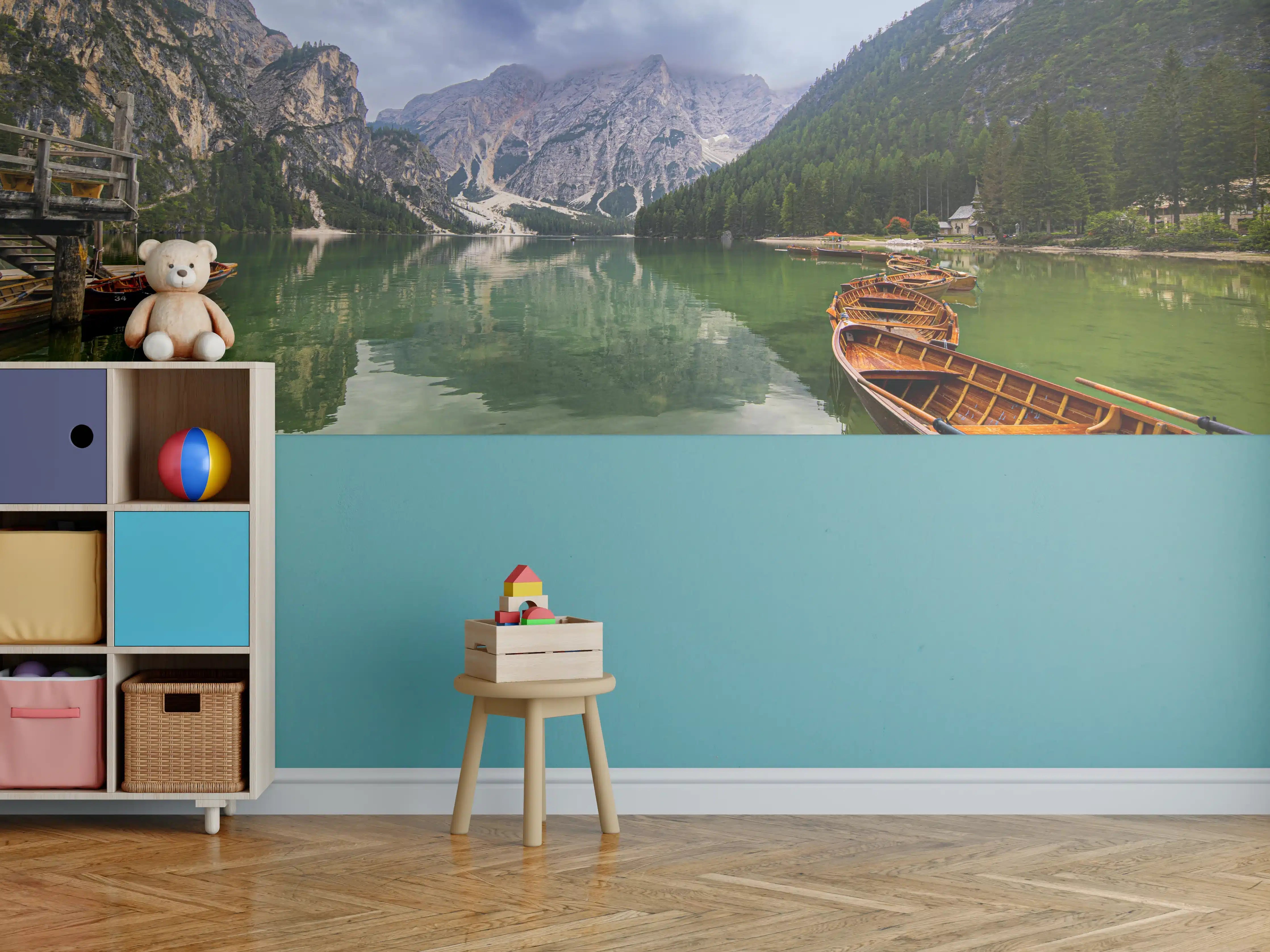 Kinderzimmer Wandgestaltung - Bergsee Reflektion Dolomiten
