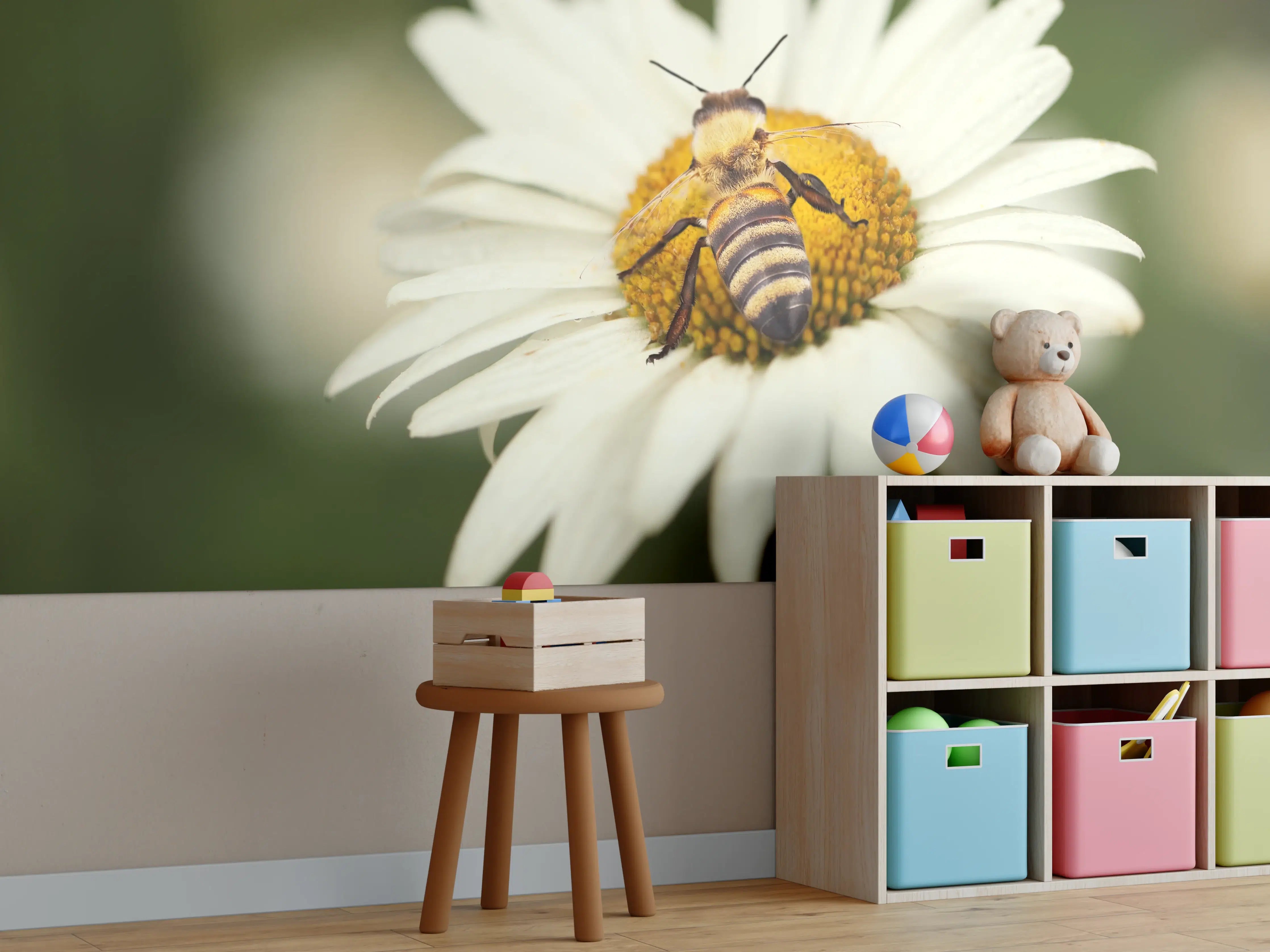 Kinderzimmer Wandgestaltung - Biene auf einem Gänseblümchen