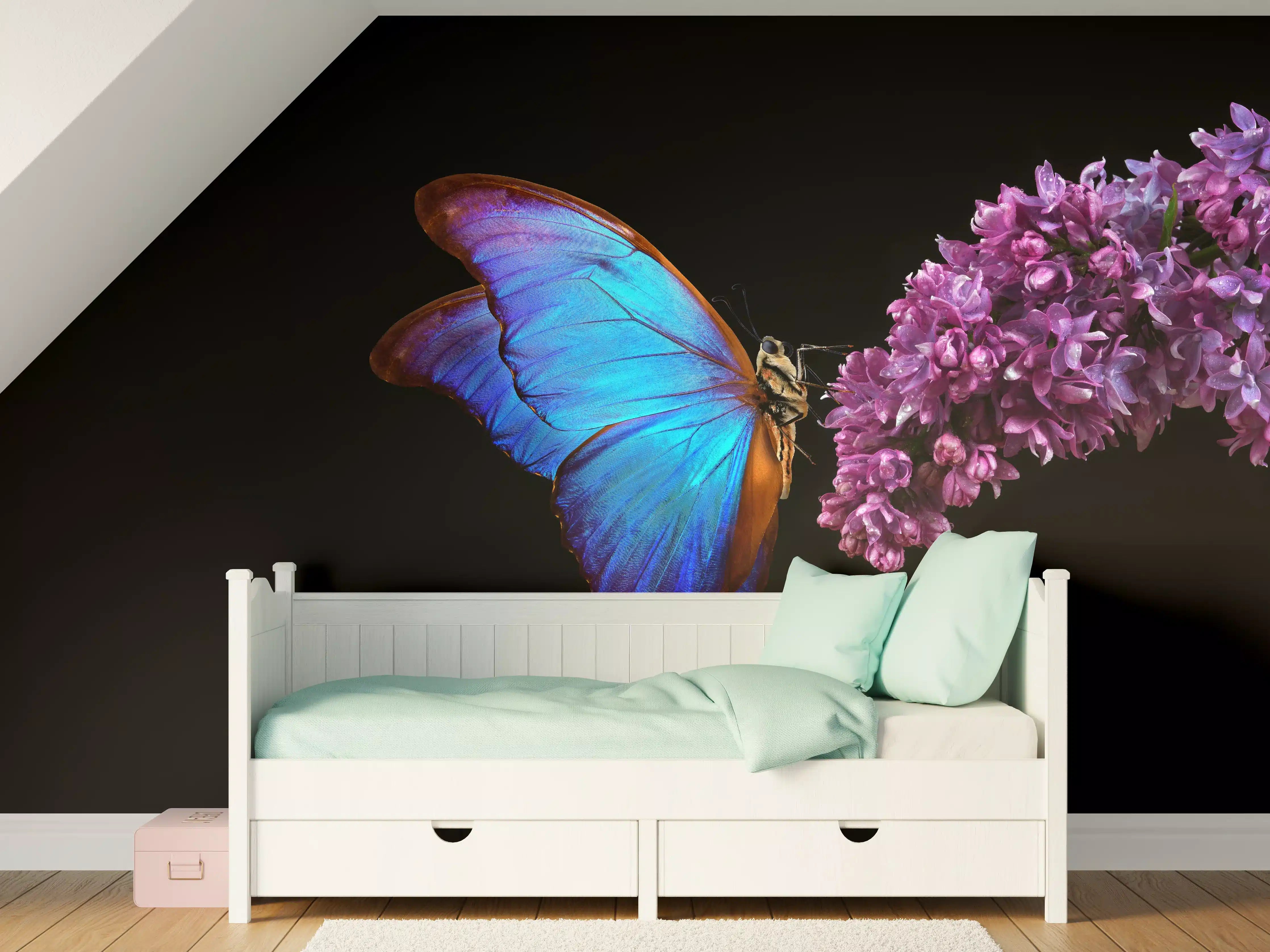 Kinderzimmer Wandgestaltung - Bläulicher Schmetterling auf Blume