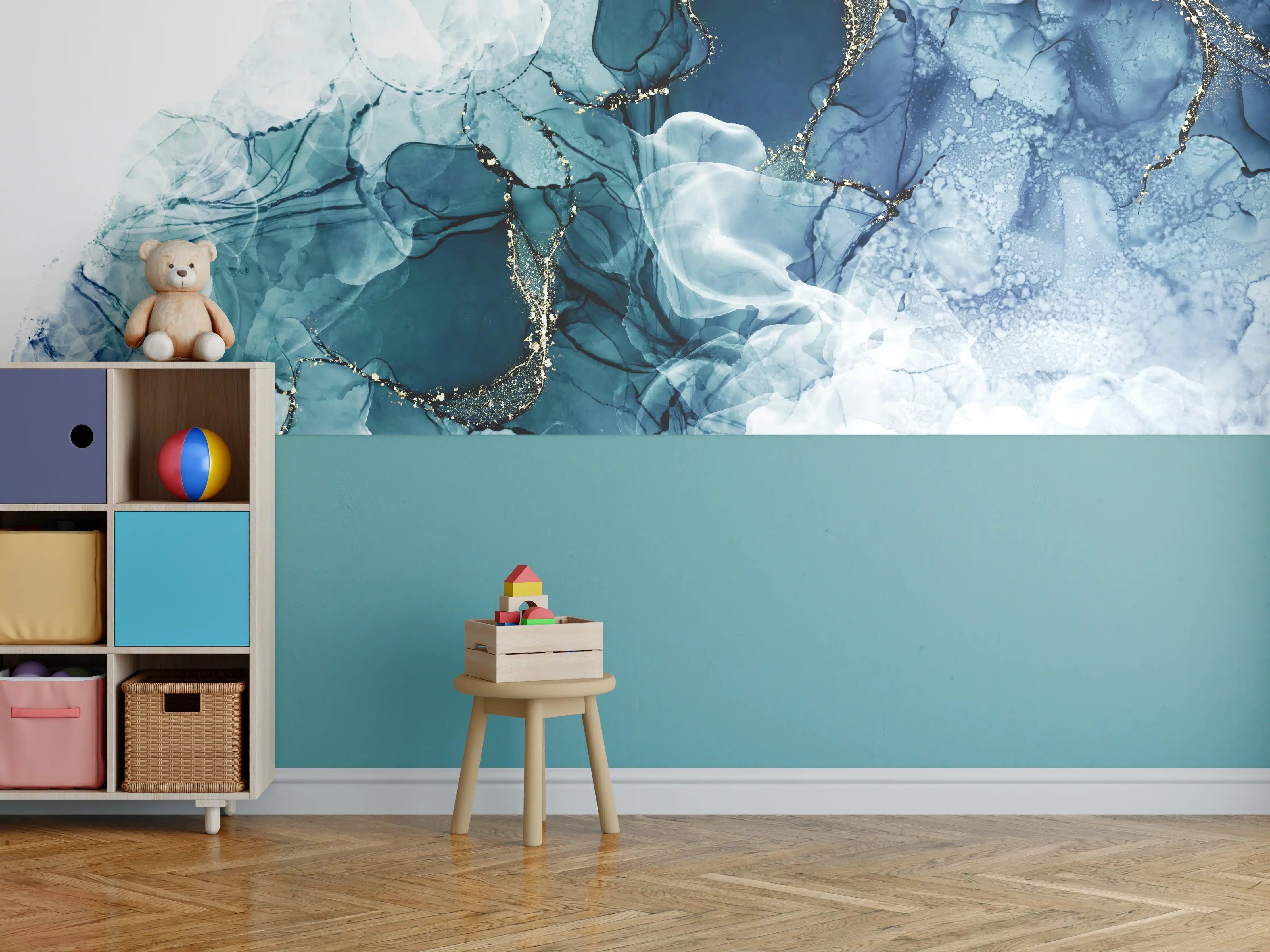 Kinderzimmer Wandgestaltung - Blau-Weiße Aquarellkunst mit Goldakzenten