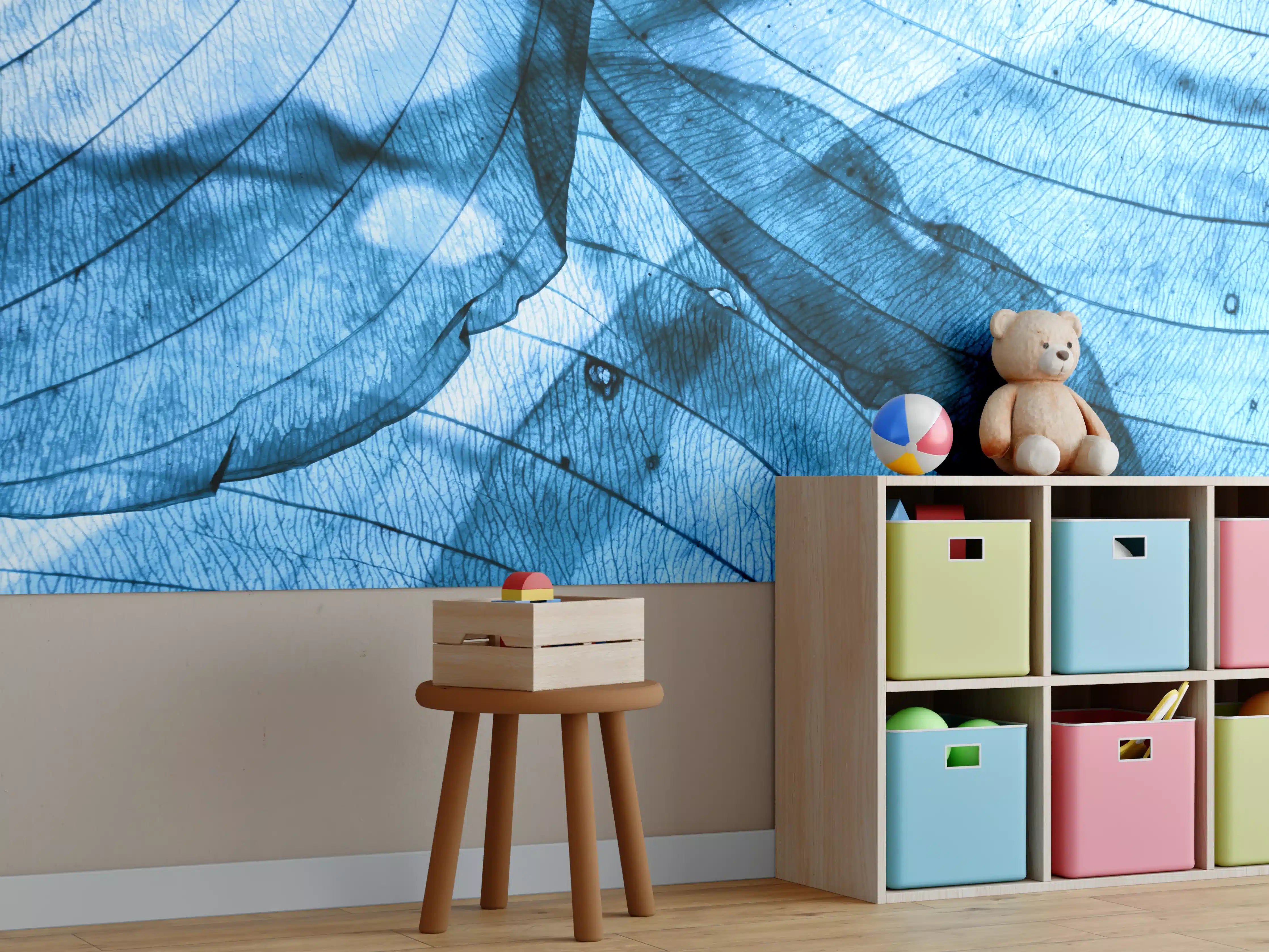 Kinderzimmer Wandgestaltung - Blaue Blätter-Struktur mit feinen Linien