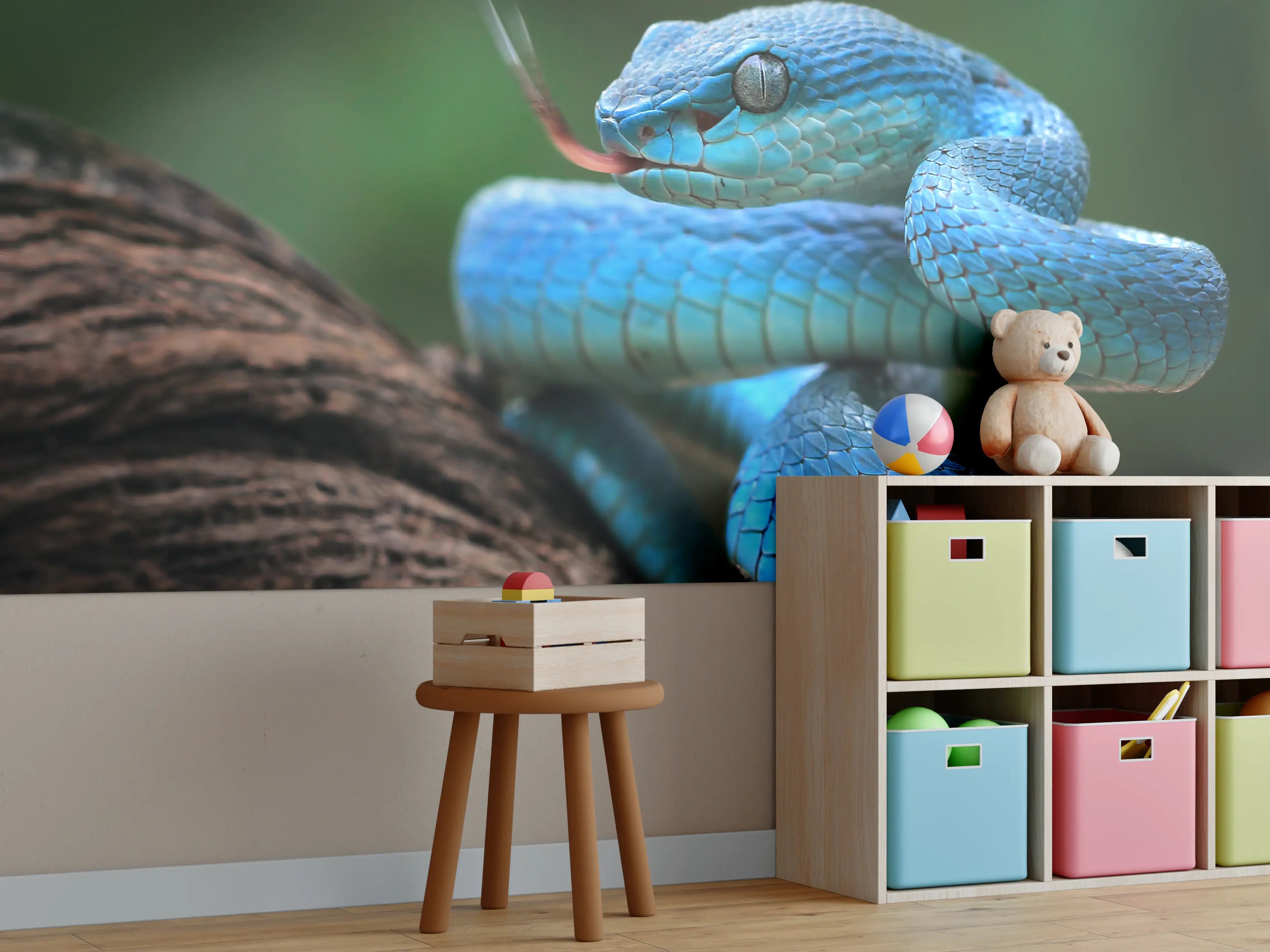 Kinderzimmer Wandgestaltung - Blaue Viper Nahaufnahme
