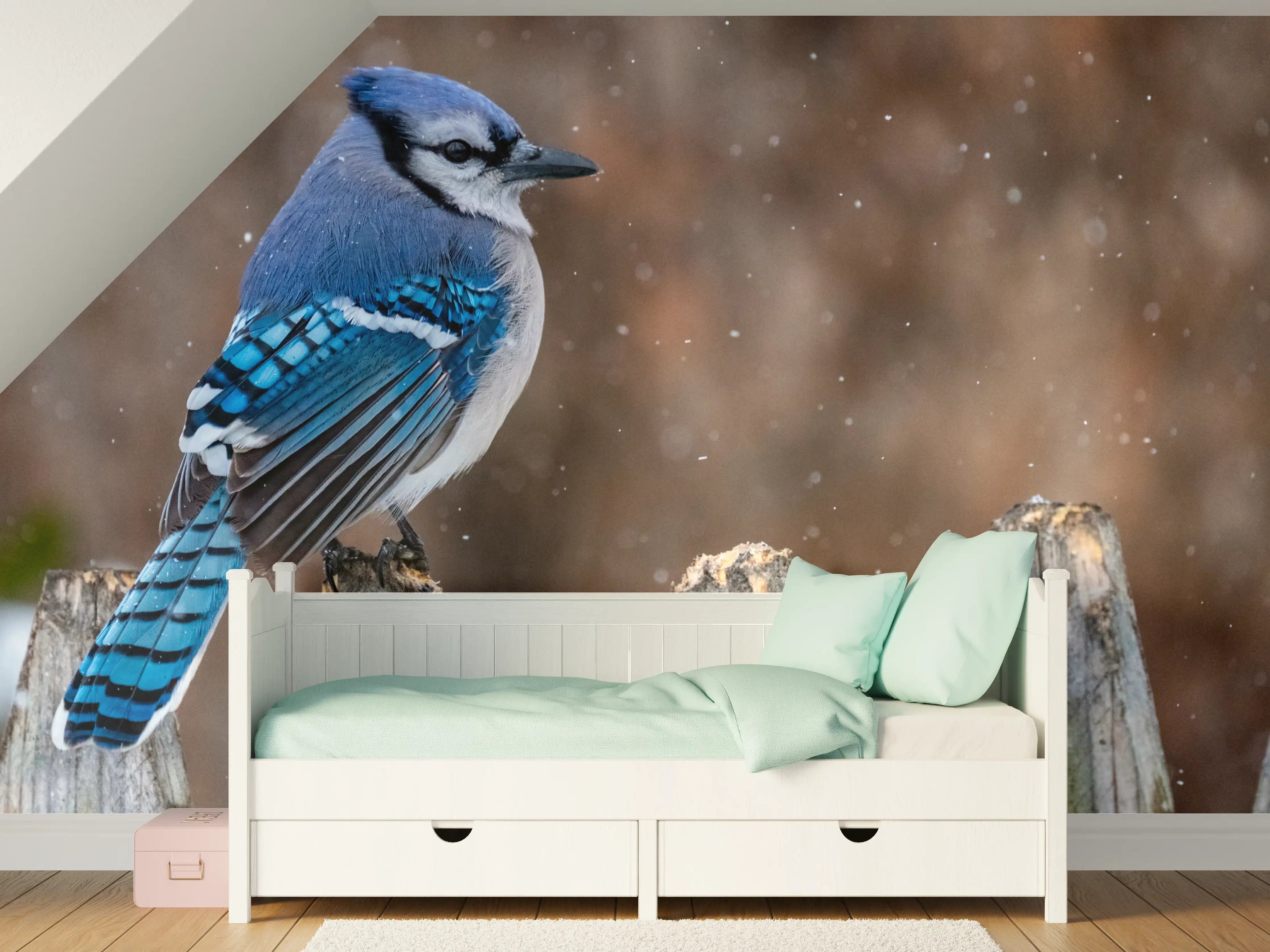 Kinderzimmer Wandgestaltung - Blaue Vogel auf Baumstumpf mit Schnee