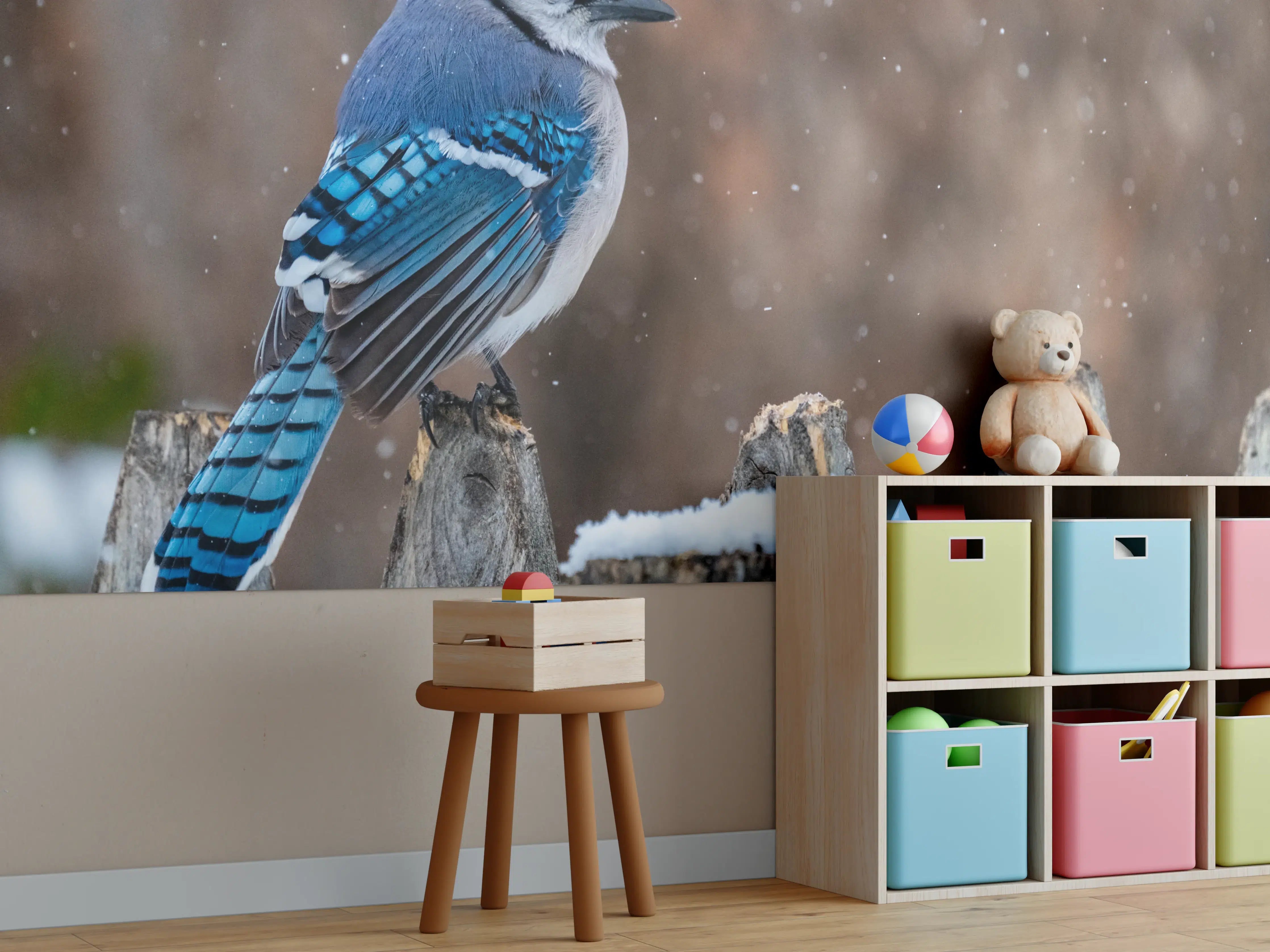 Kinderzimmer Wandgestaltung - Blaue Vogel auf Baumstumpf mit Schnee