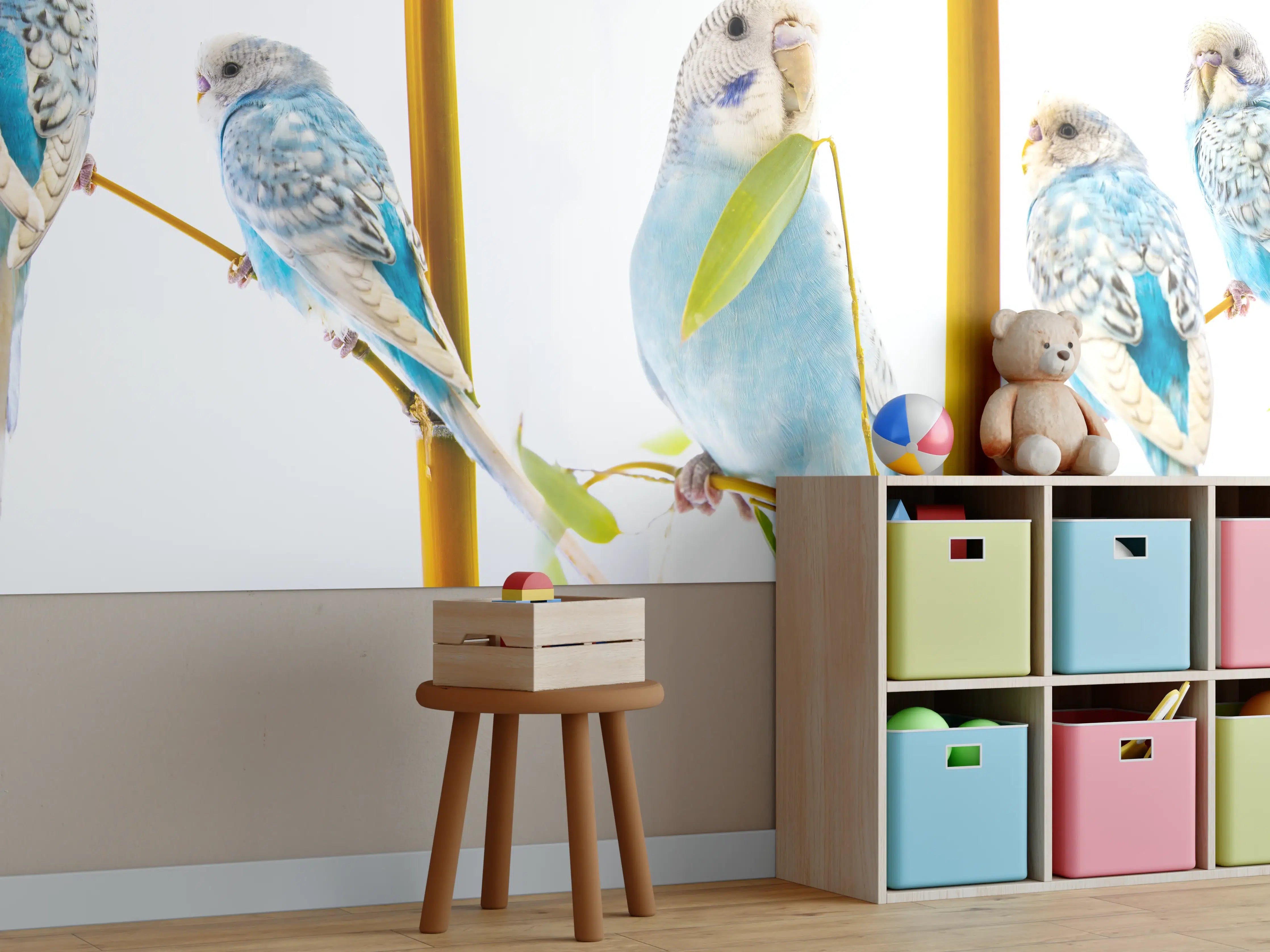 Kinderzimmer Wandgestaltung - Blaue gewellte Papageien auf weißem Hintergrund