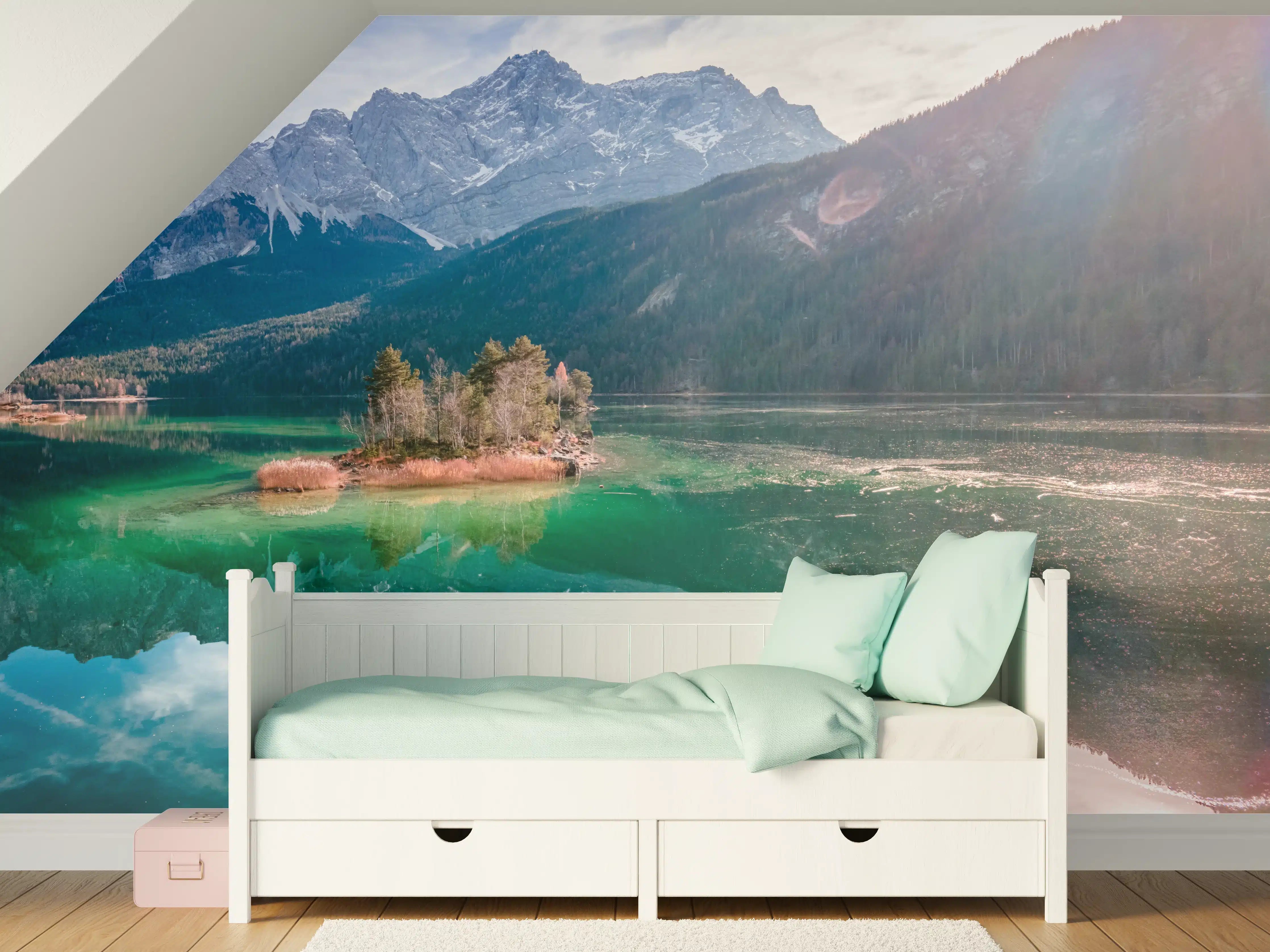 Kinderzimmer Wandgestaltung - Blick auf den Eibsee mit der Zugspitze im Hintergrund