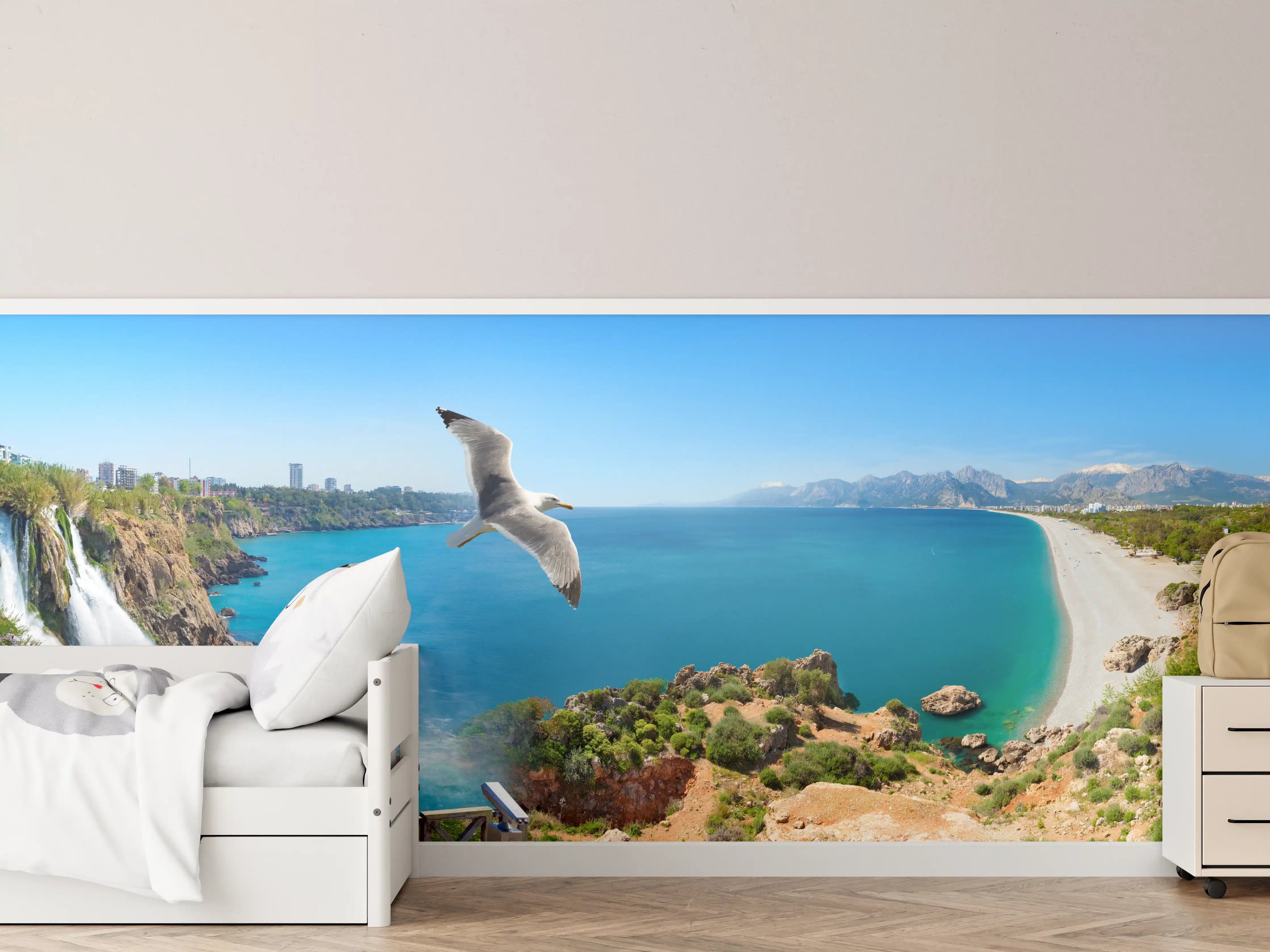 Kinderzimmer Wandgestaltung - Blick auf den Panoramasee mit Wasserfällen und Vogel in der Luft