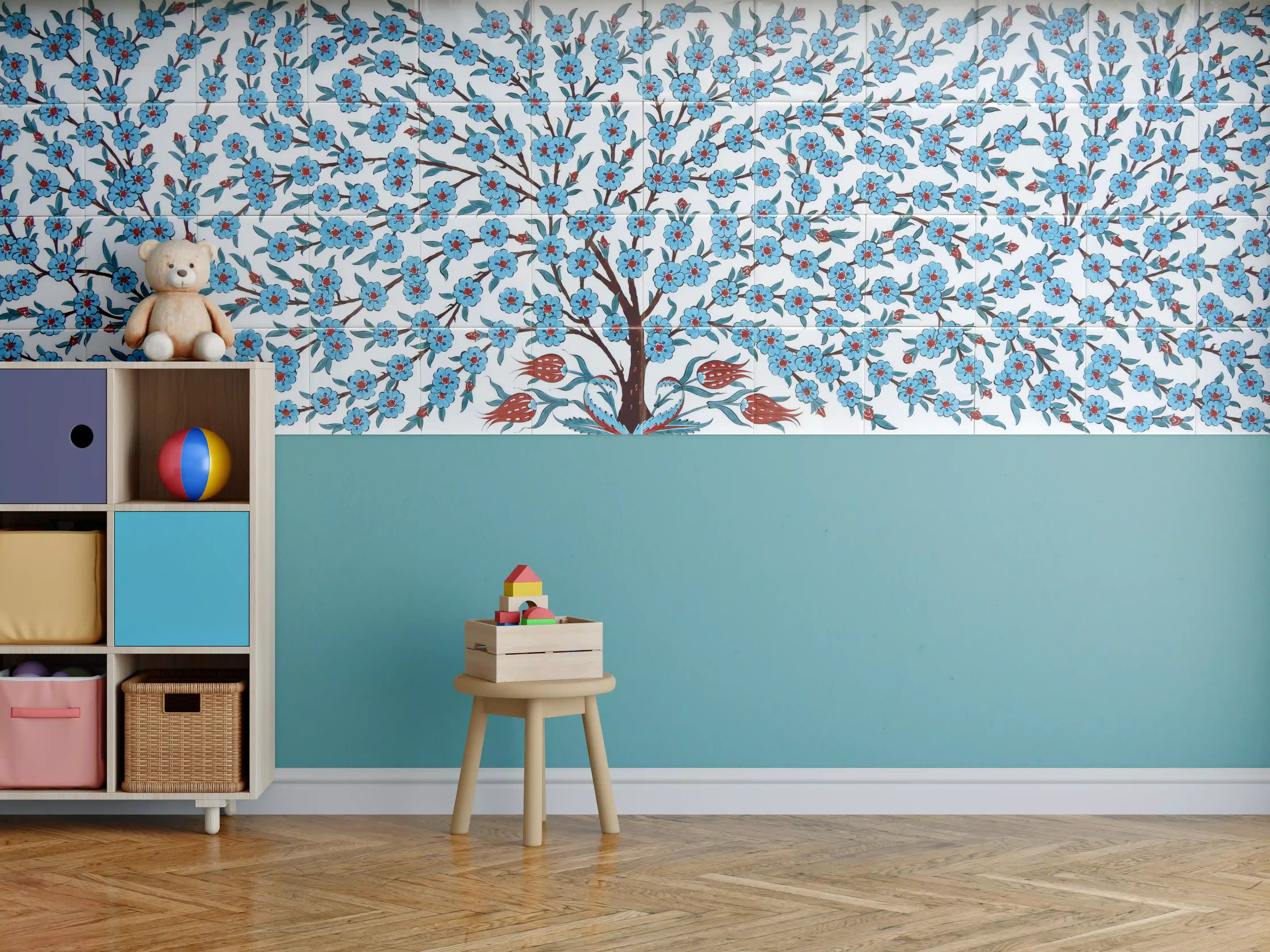 Kinderzimmer Wandgestaltung - Blühender Baum mit blauen Blättern und Vögeln