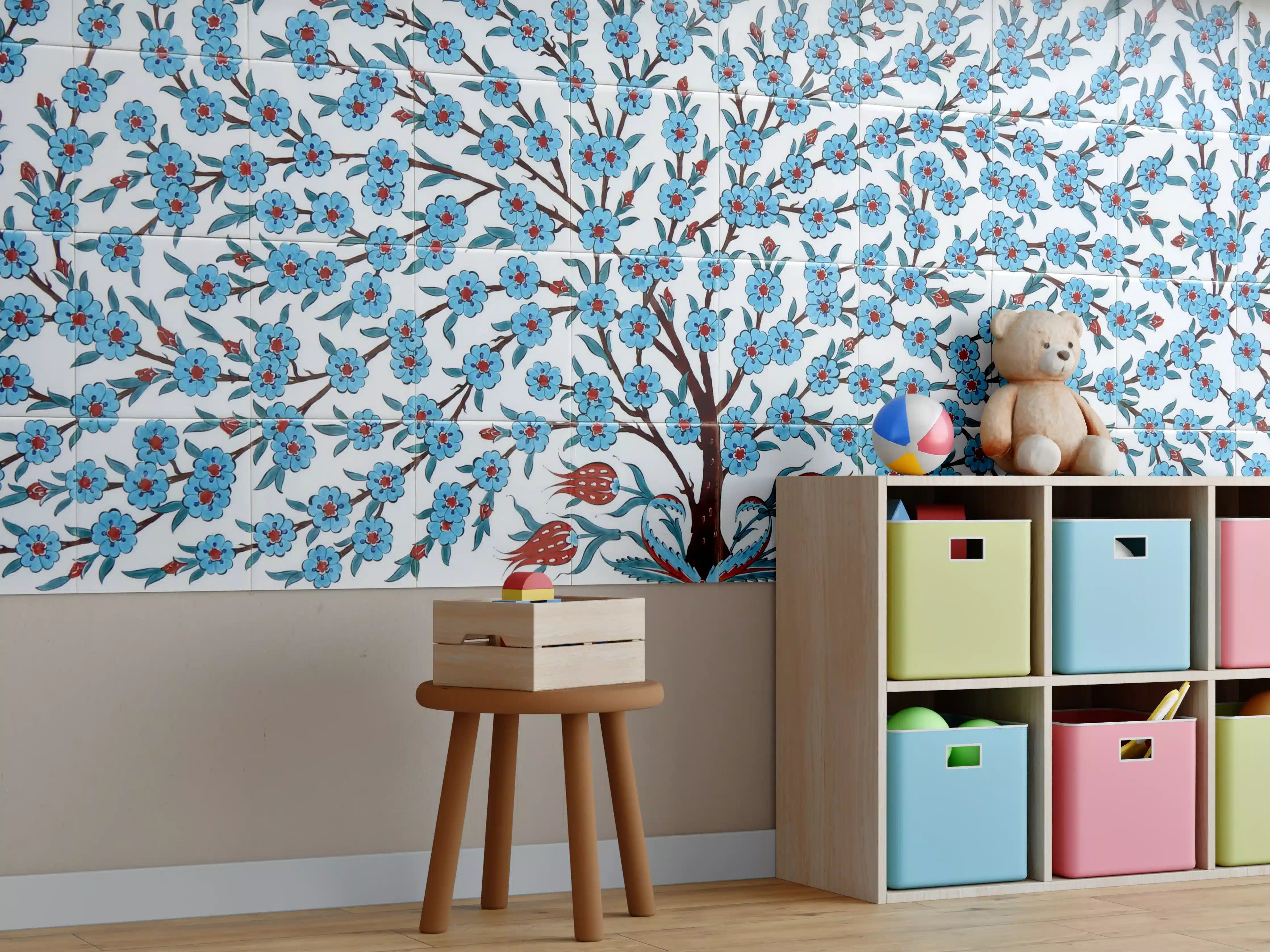 Kinderzimmer Wandgestaltung - Blühender Baum mit blauen Blättern und Vögeln