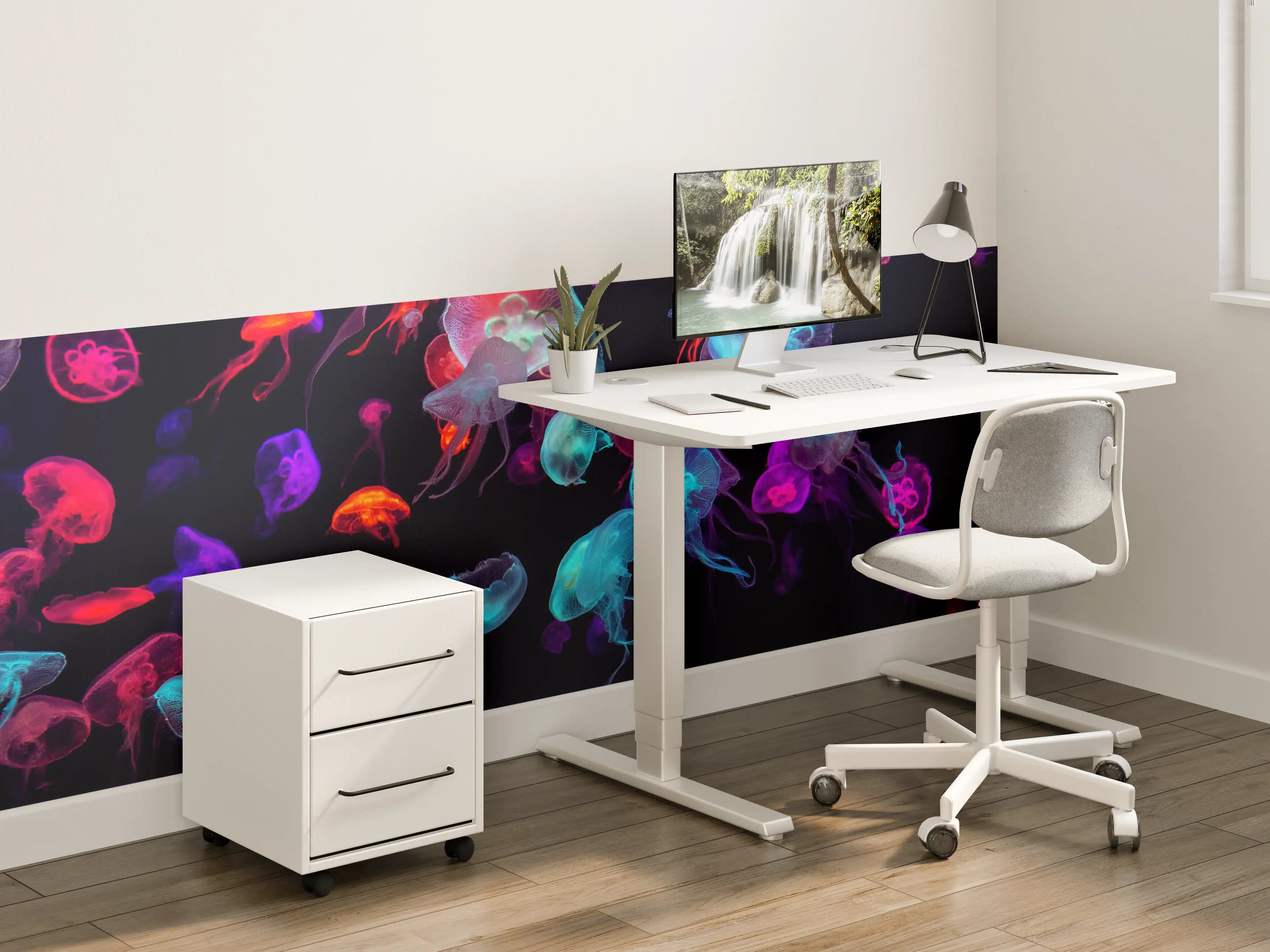 Kinderzimmer Wandgestaltung - Bunt strahlende Quallen unter Wasser